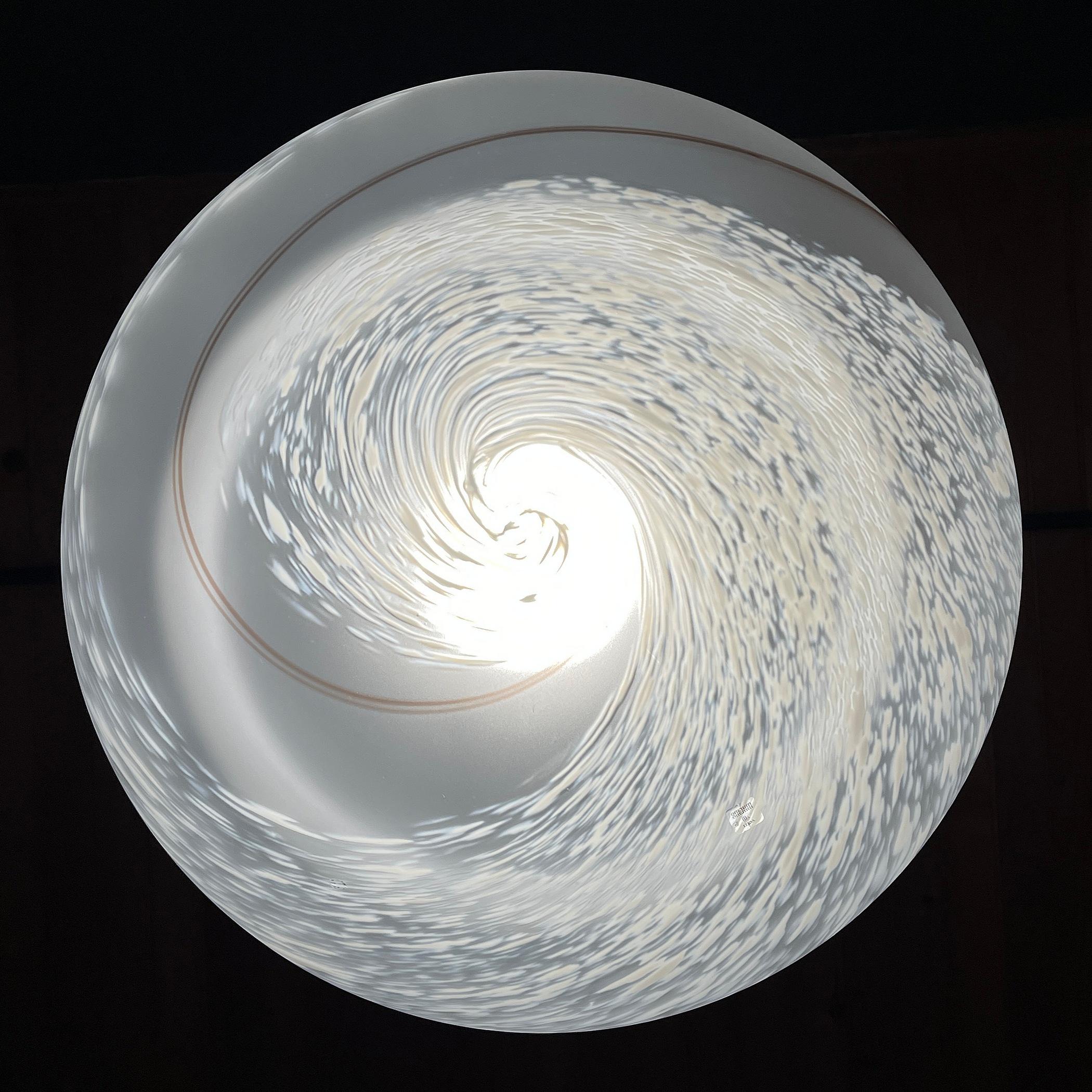 This vintage swirl Murano lamp Vetri Murano 004 was made in Italy in the 70s. Very beautiful white glass with spots of white 
