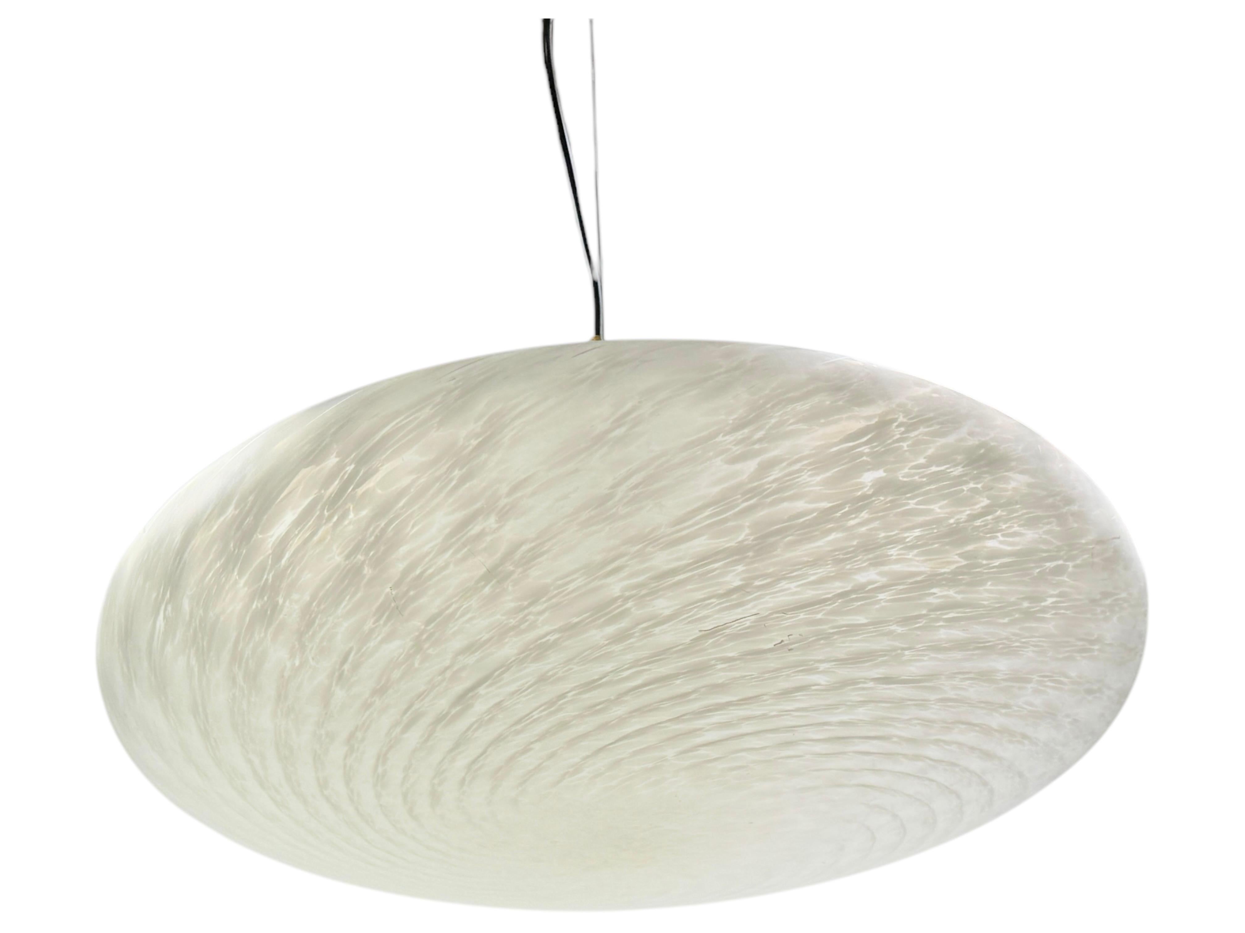 Colgante grande de cristal de Murano en forma de remolino OVNI Vetri Murano Italia Años 70 Italiano en venta