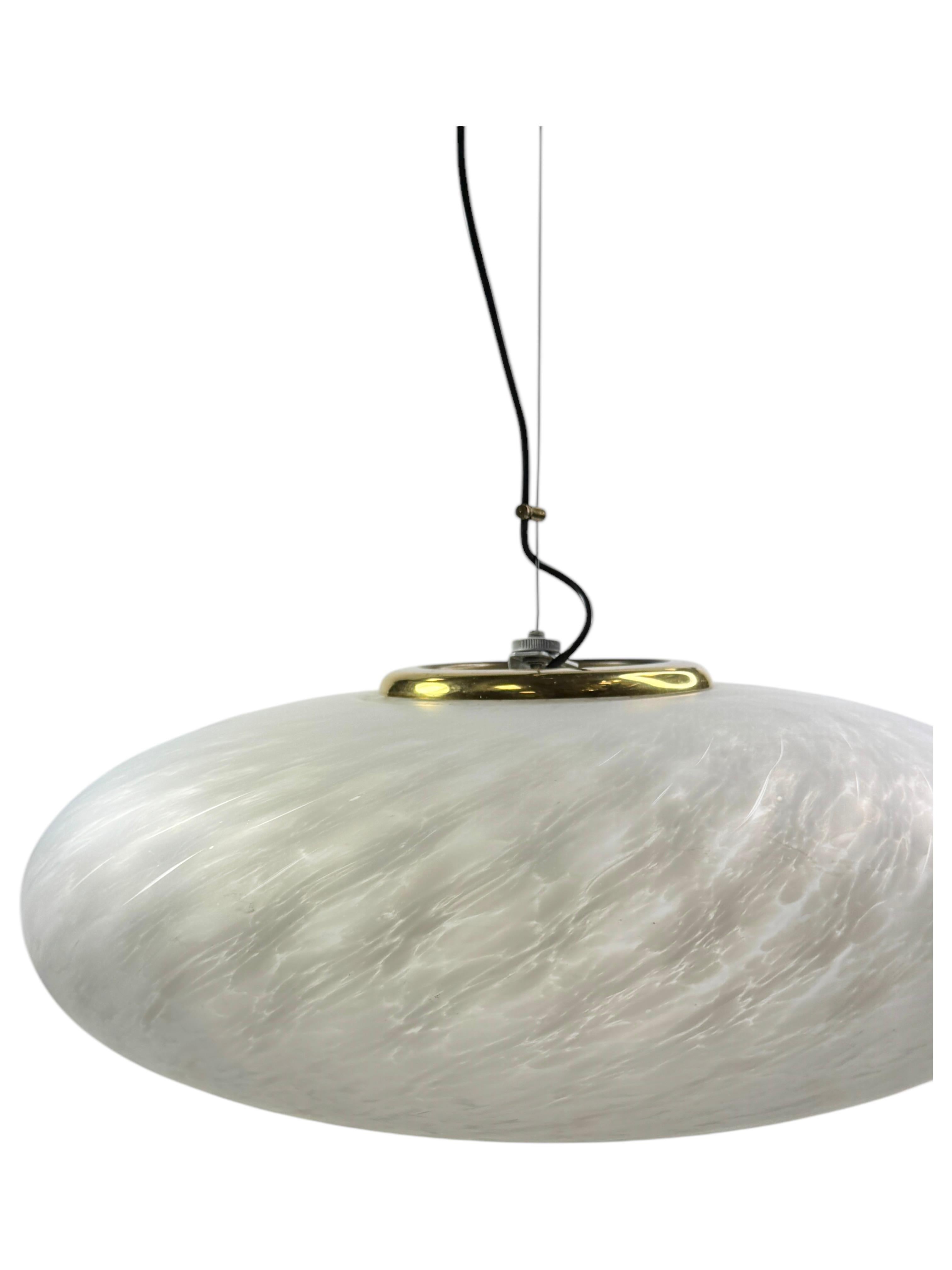 Colgante grande de cristal de Murano en forma de remolino OVNI Vetri Murano Italia Años 70 Metal en venta