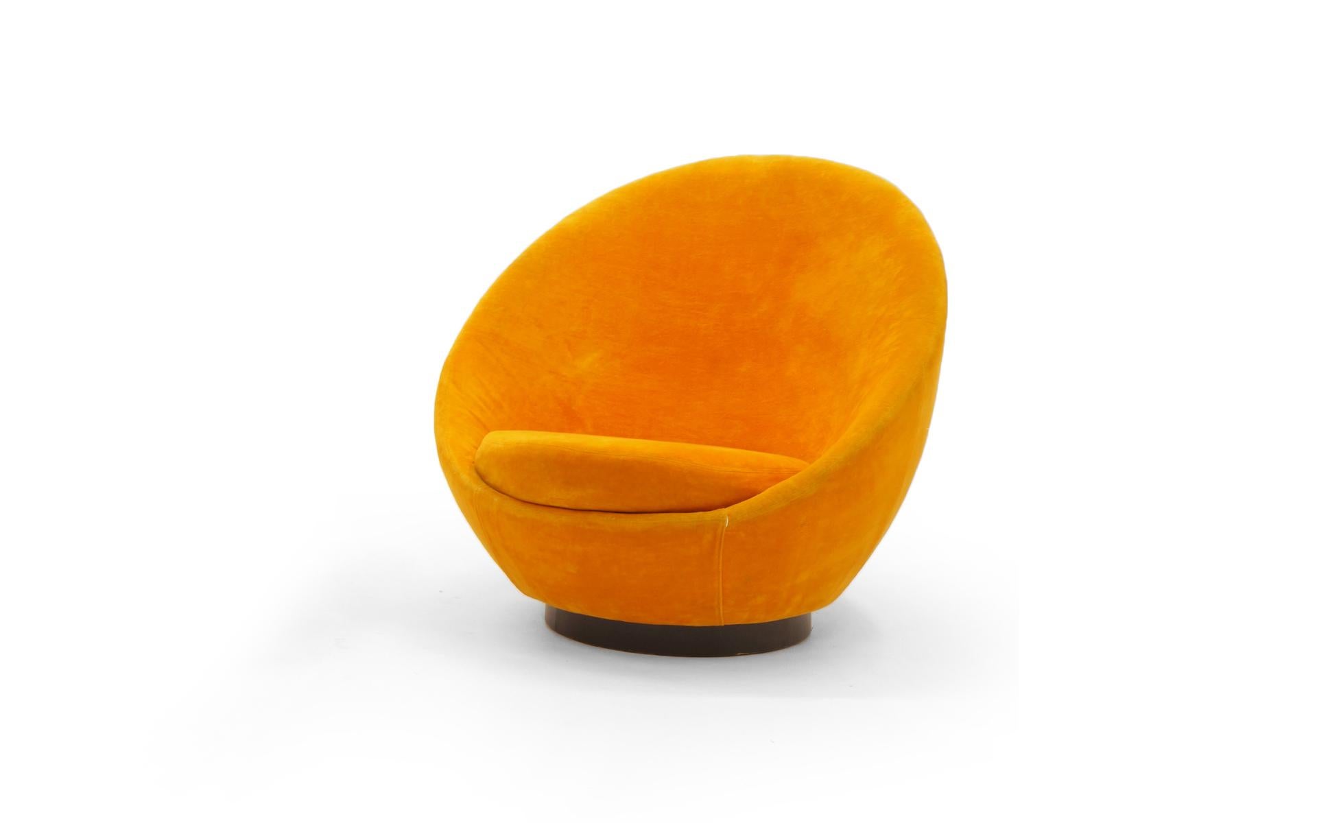 Upholstery Large Swivel Egg Chair by Milo Baughman, Original Orange