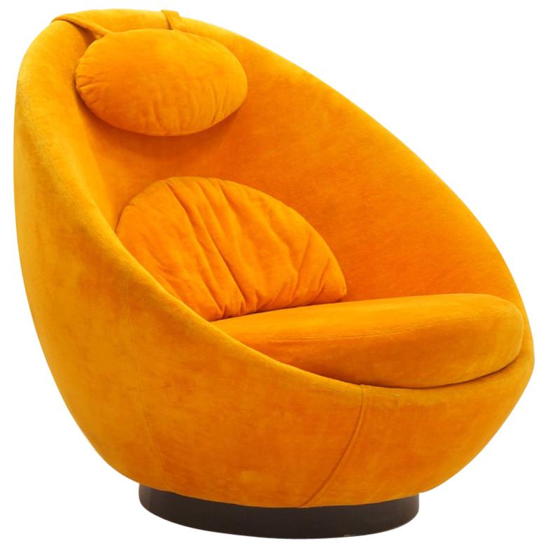 Large Swivel Egg Chair by Milo Baughman, Original Orange