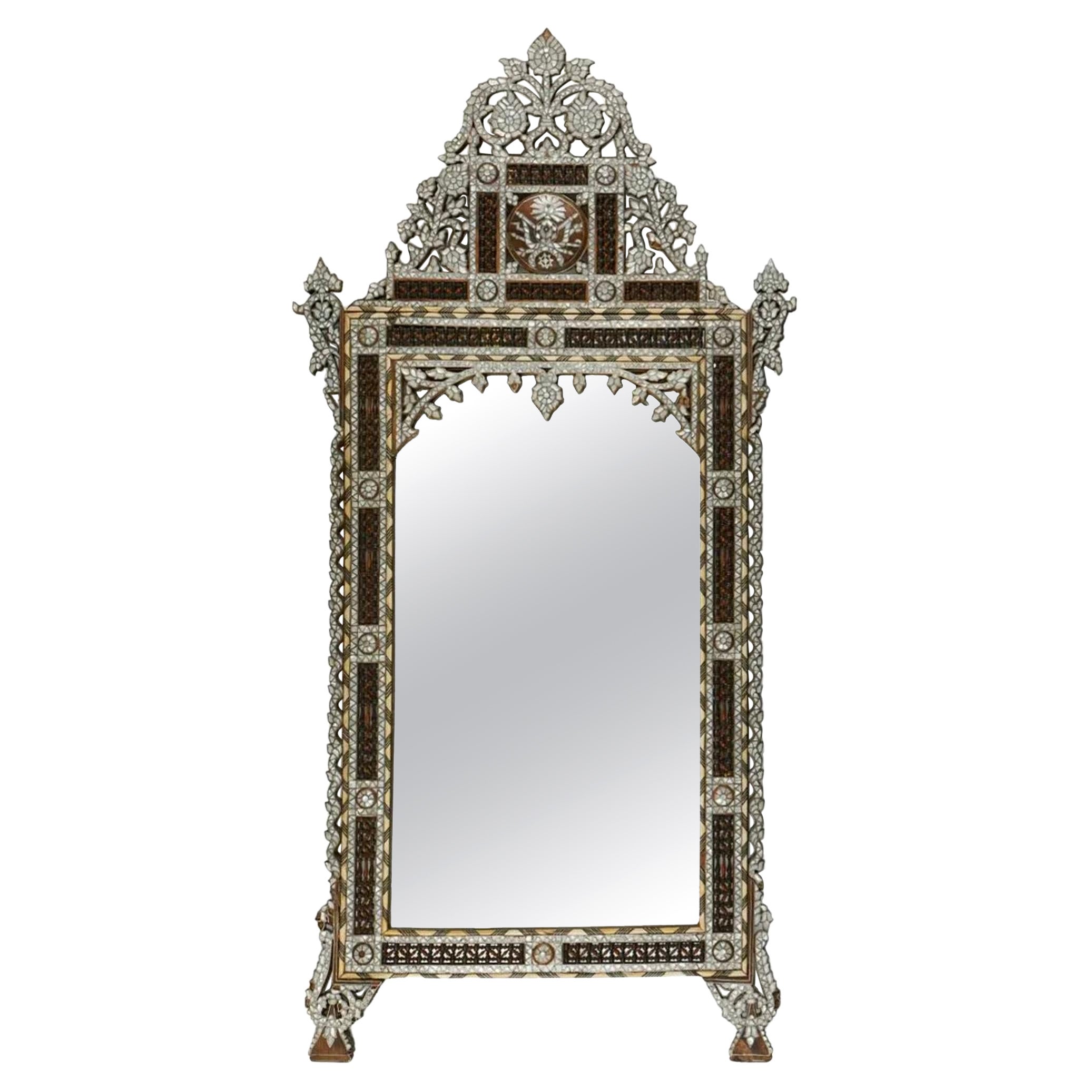 Grand miroir syrien incrusté de nacre