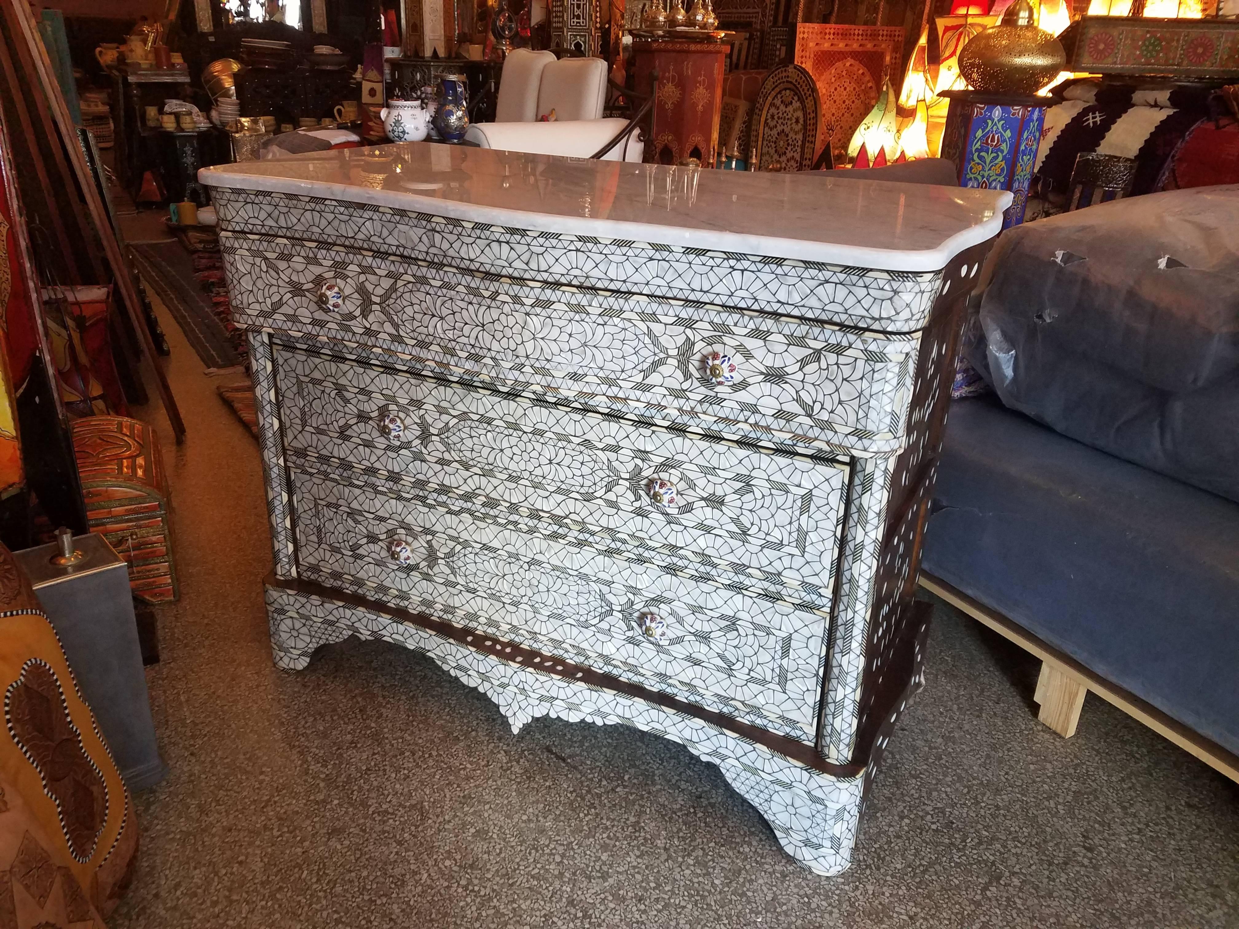 Moroccan Large Syrian Mother-of-Pearl Walnut Wood Chest of Drawers, Ivory color. For Sale