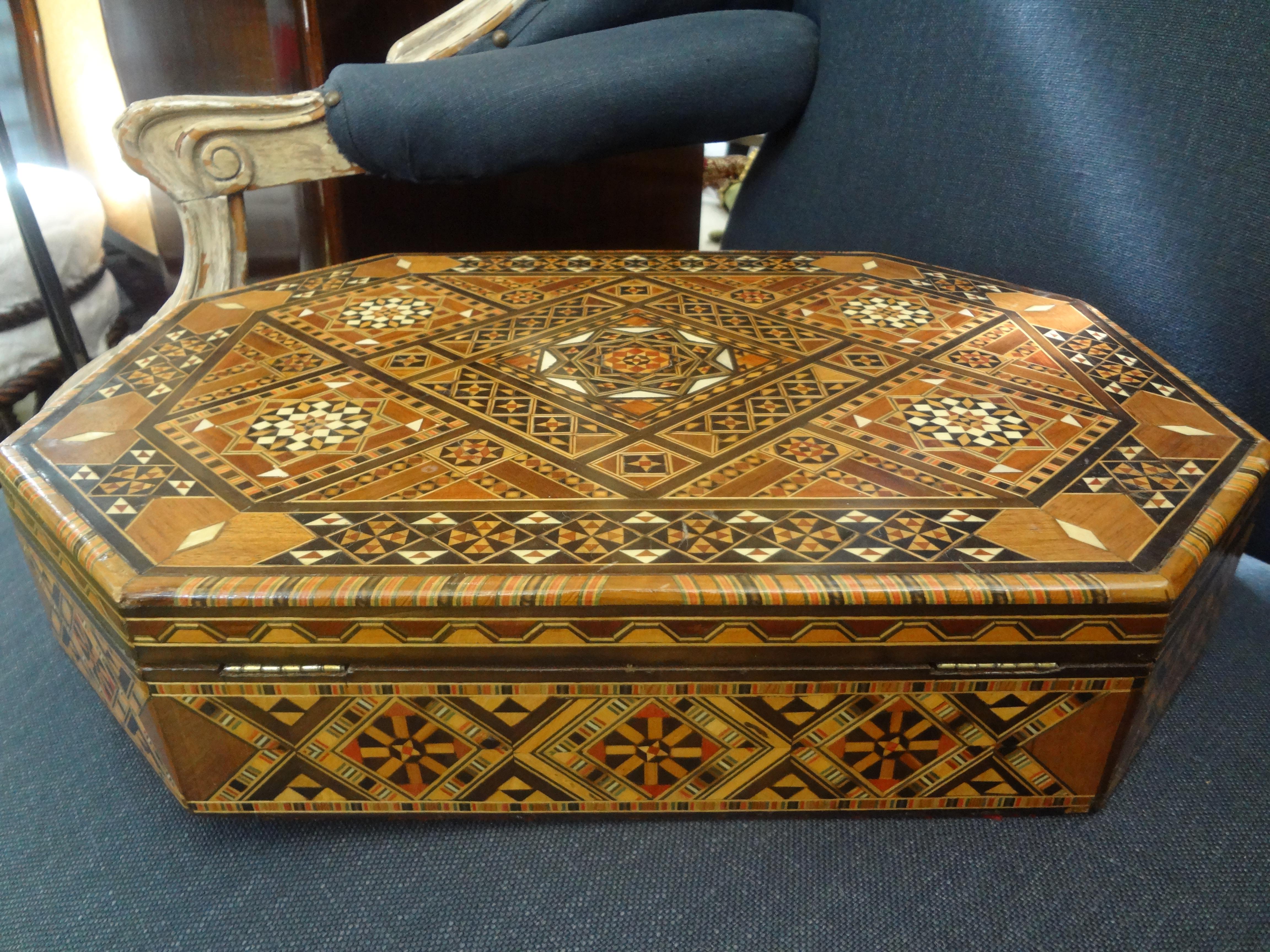 20th Century Large Moroccan or Middle Eastern Octagonal Box with Inlaid Mother of Pearl