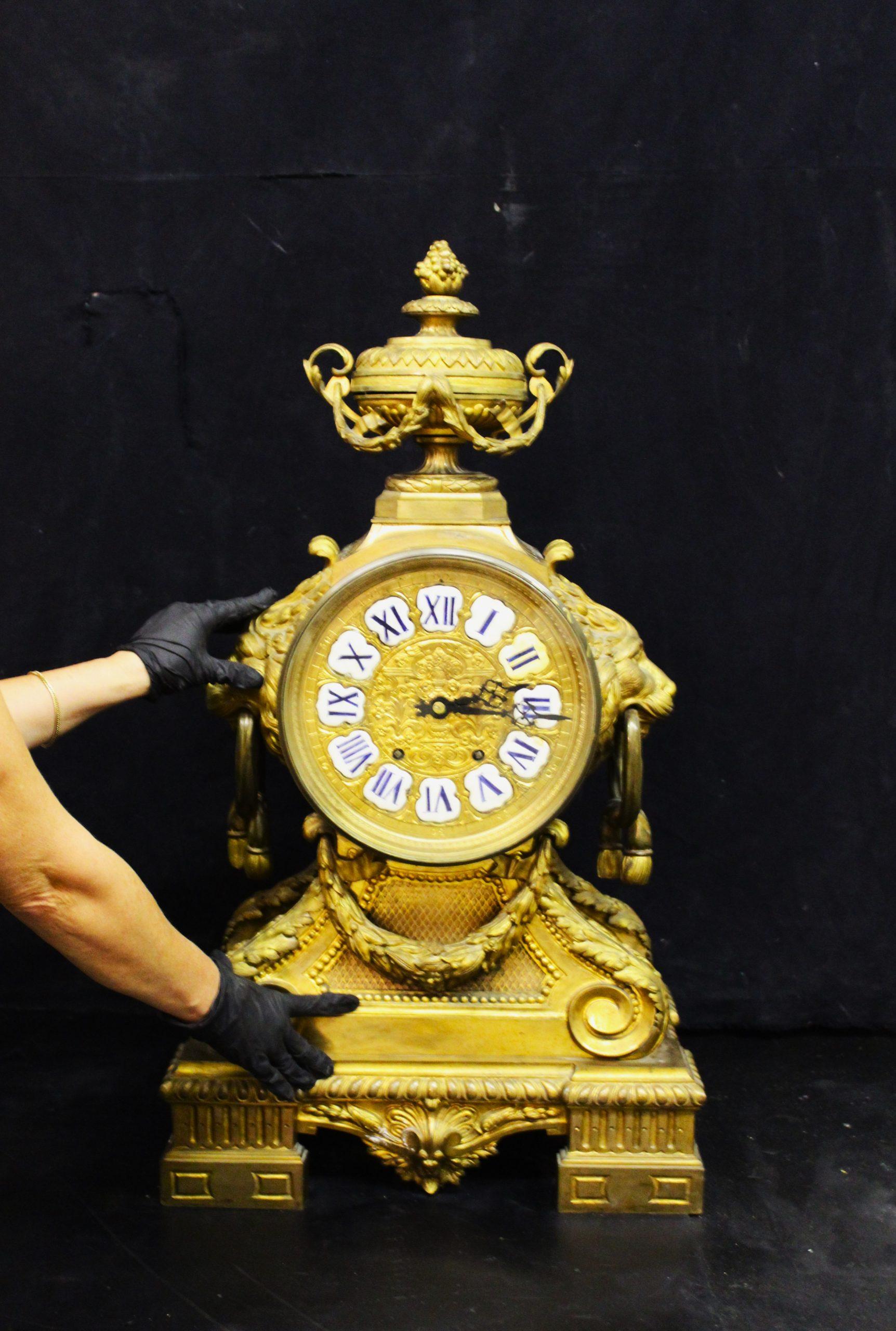 Bronze Large table clock For Sale