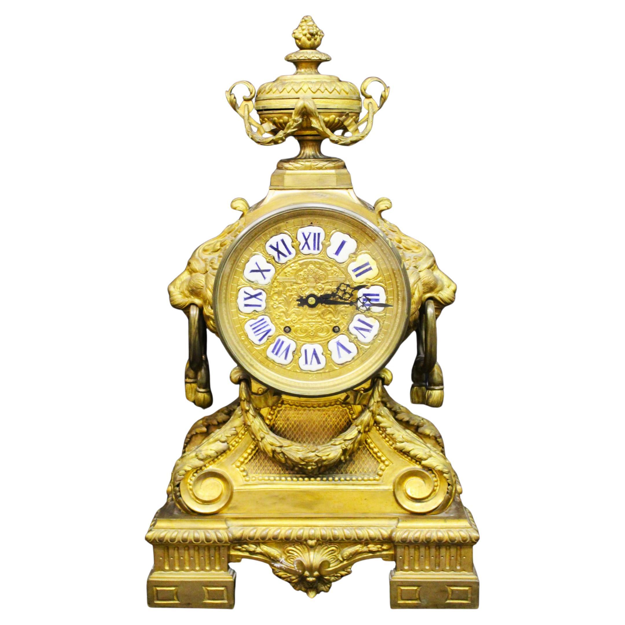 Large table clock For Sale