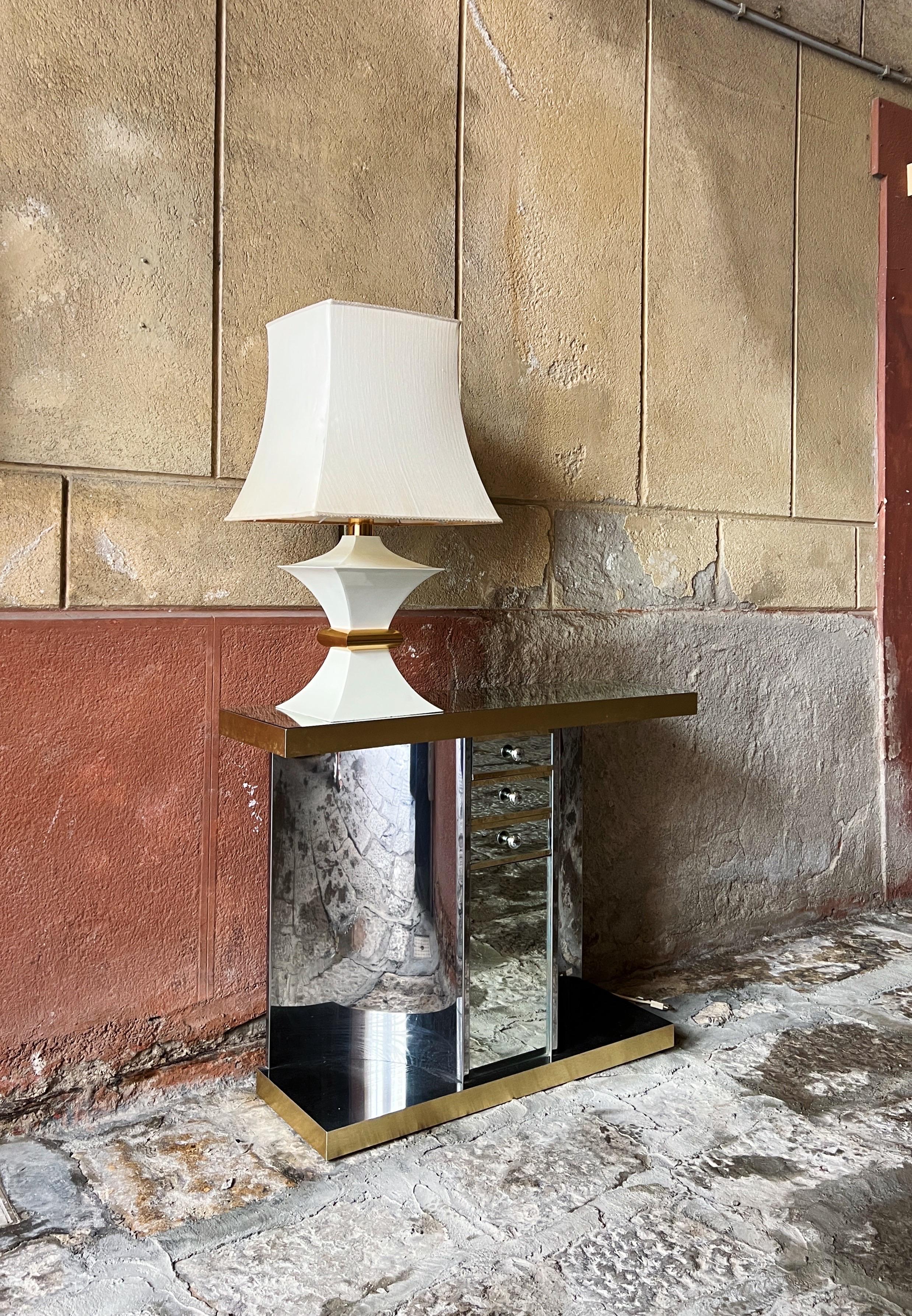20ième siècle Grande lampe de table italienne des années 1970  en vente