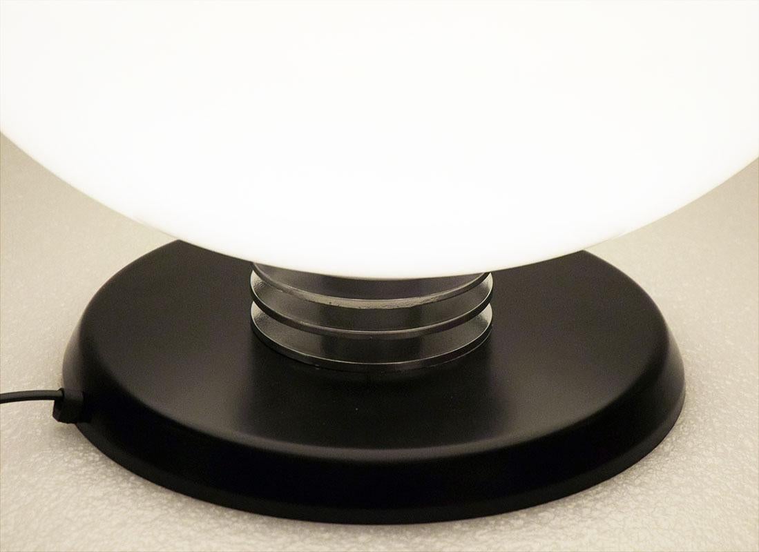 Grande lampe de table attribuée à Guzzini, 1970 en vente 2