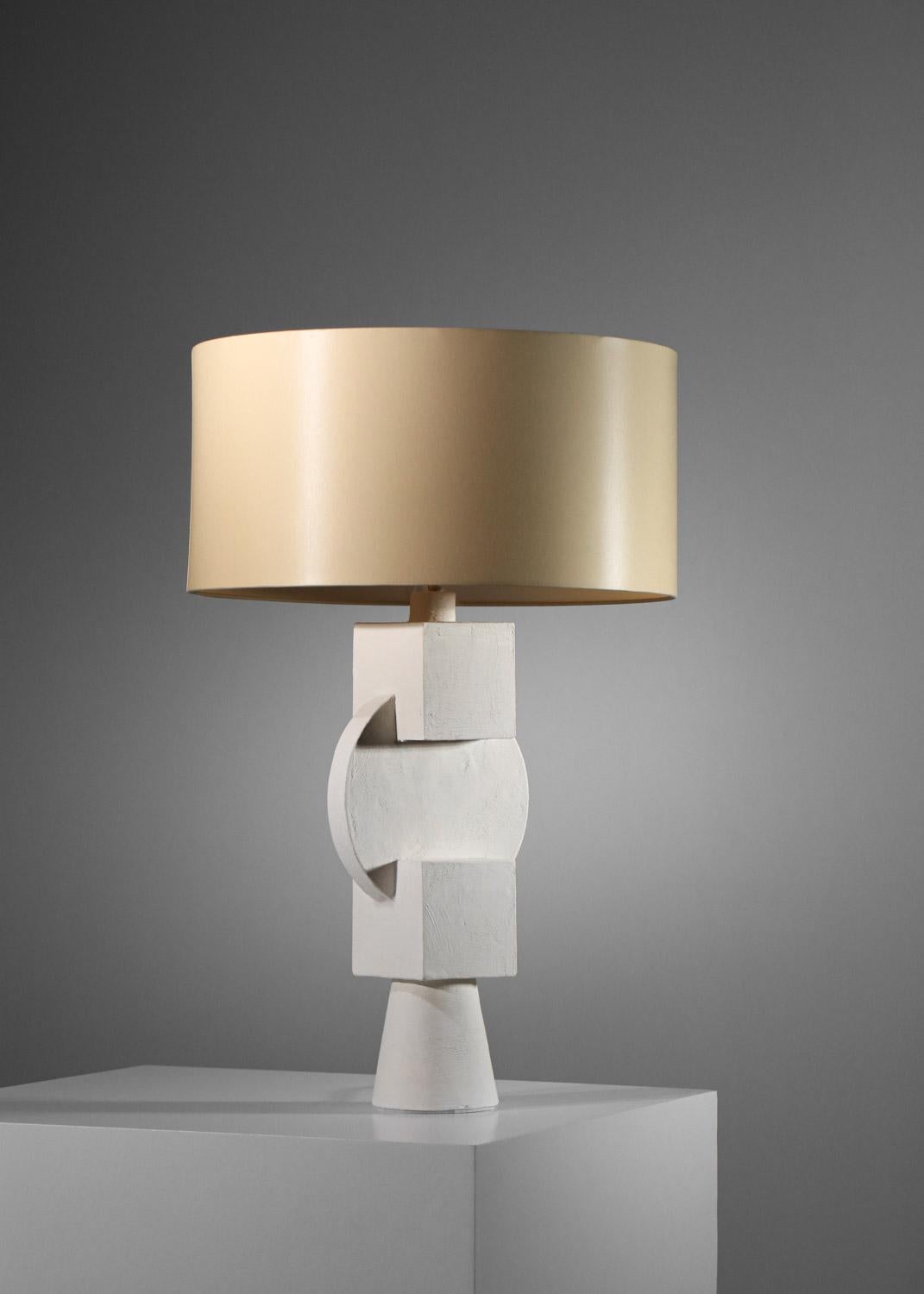 Plâtre Grande lampe de table cubiste géométrique en plâtre dans l'esprit des années 40 en vente