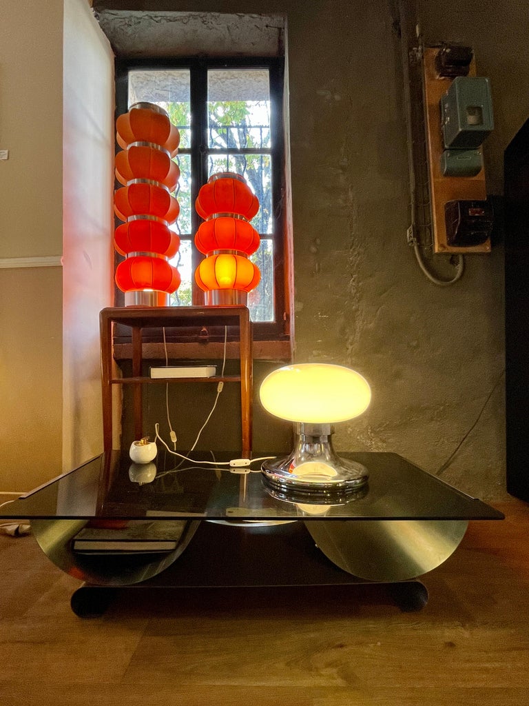 Large Table Lamp Italy 1970s Mid-Century Chrome Opalin Glass Steel tulip 20th In Good Condition For Sale In L'Isle sur la Sorgue, FR