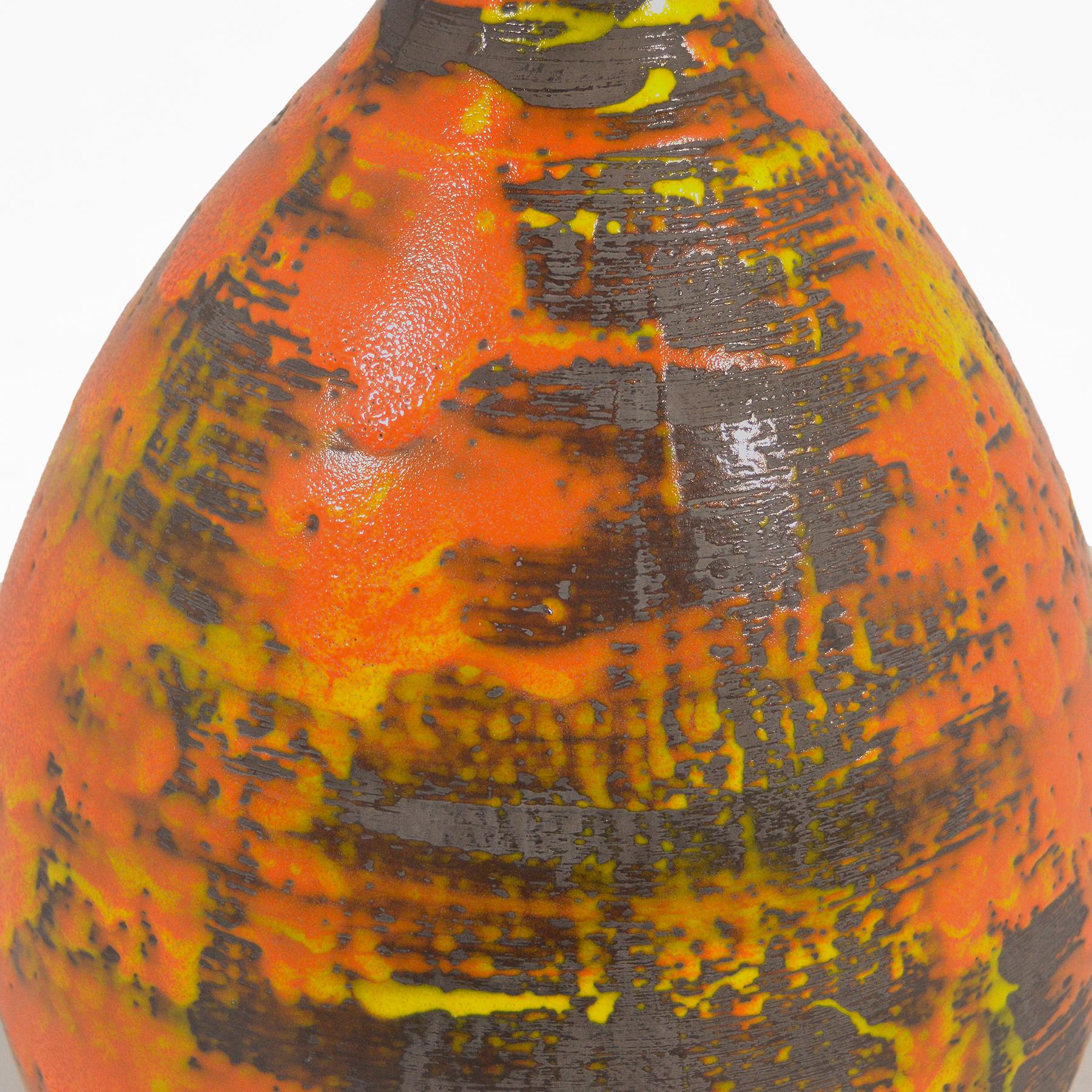 Grande lampe de table à glaçure orange Vivid à la manière de Fantoni Bon état - En vente à Highland, IN