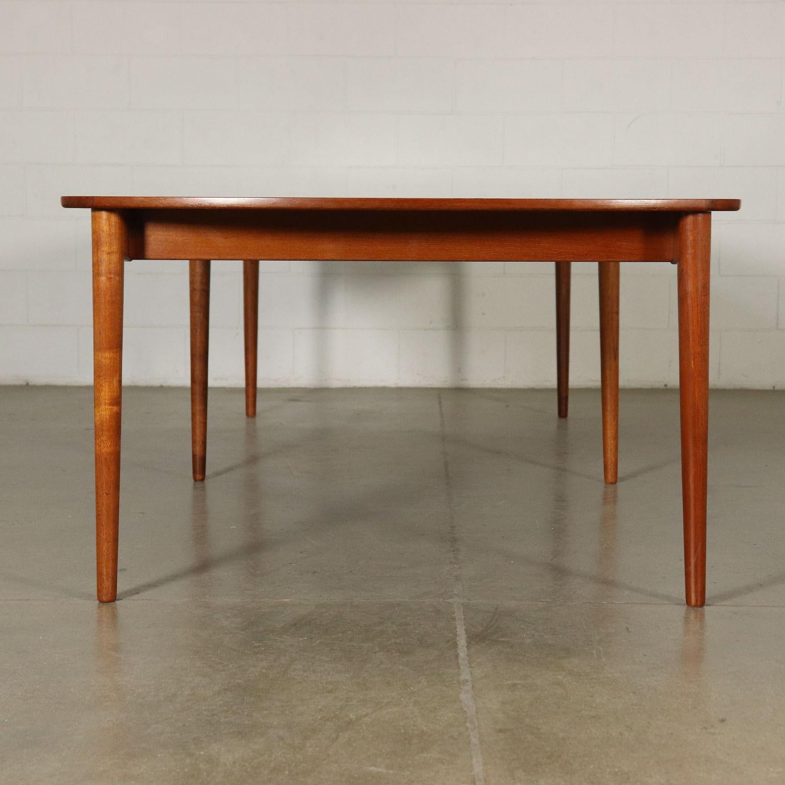 Large Table Teak Veneer Vintage Manufactured Italy, 1960s 4