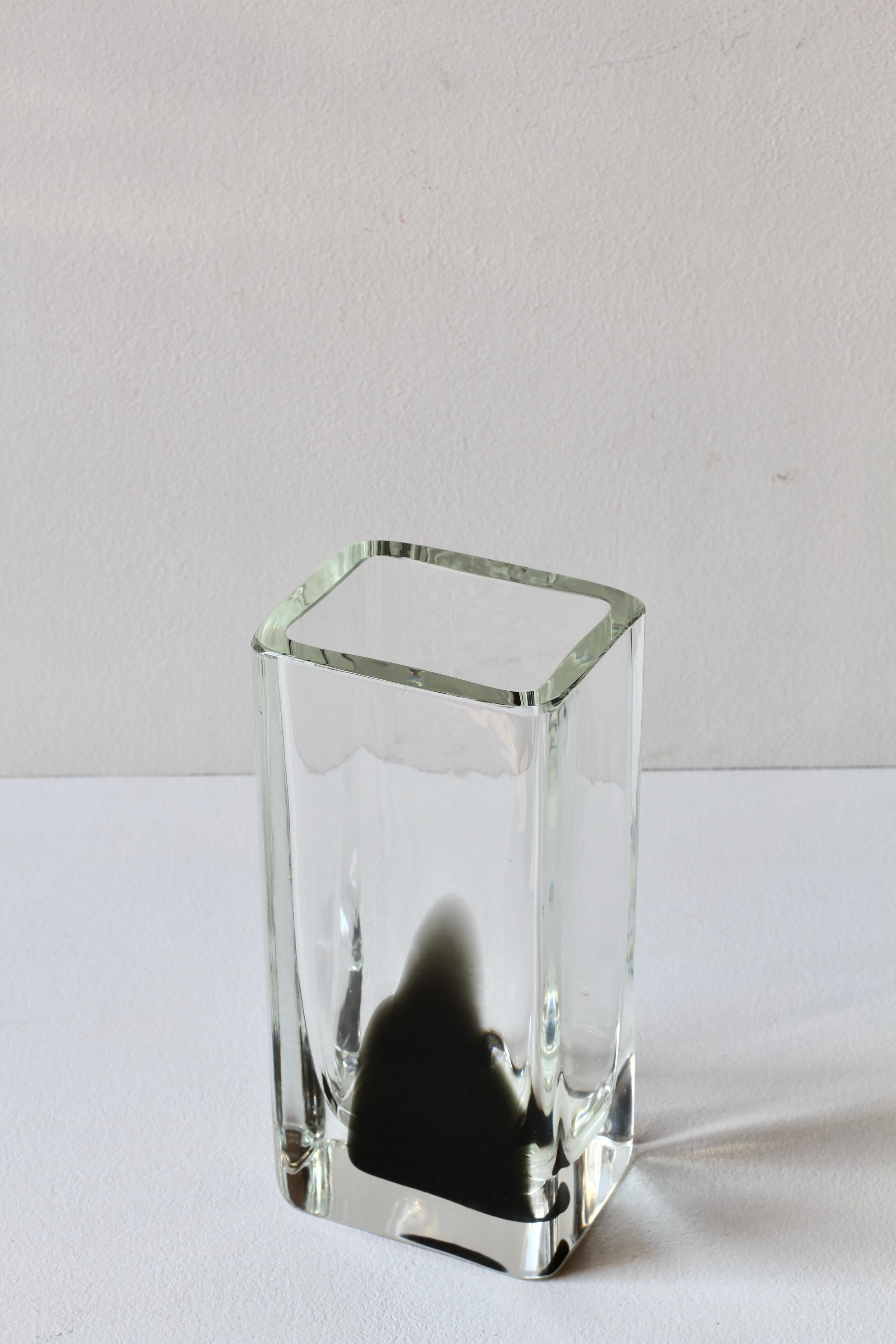 XX secolo Grande vaso quadrato alto Cenedese in vetro di Murano nero e trasparente New Old Stock in vendita