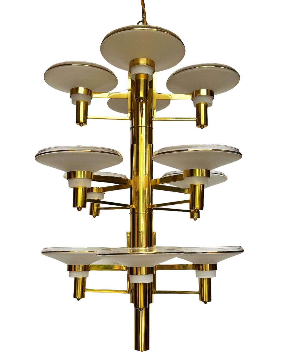 Late 20th Century Large & Tall Hollywood Regency Italian Brass & Glass Chandelier for Foyer For Sale