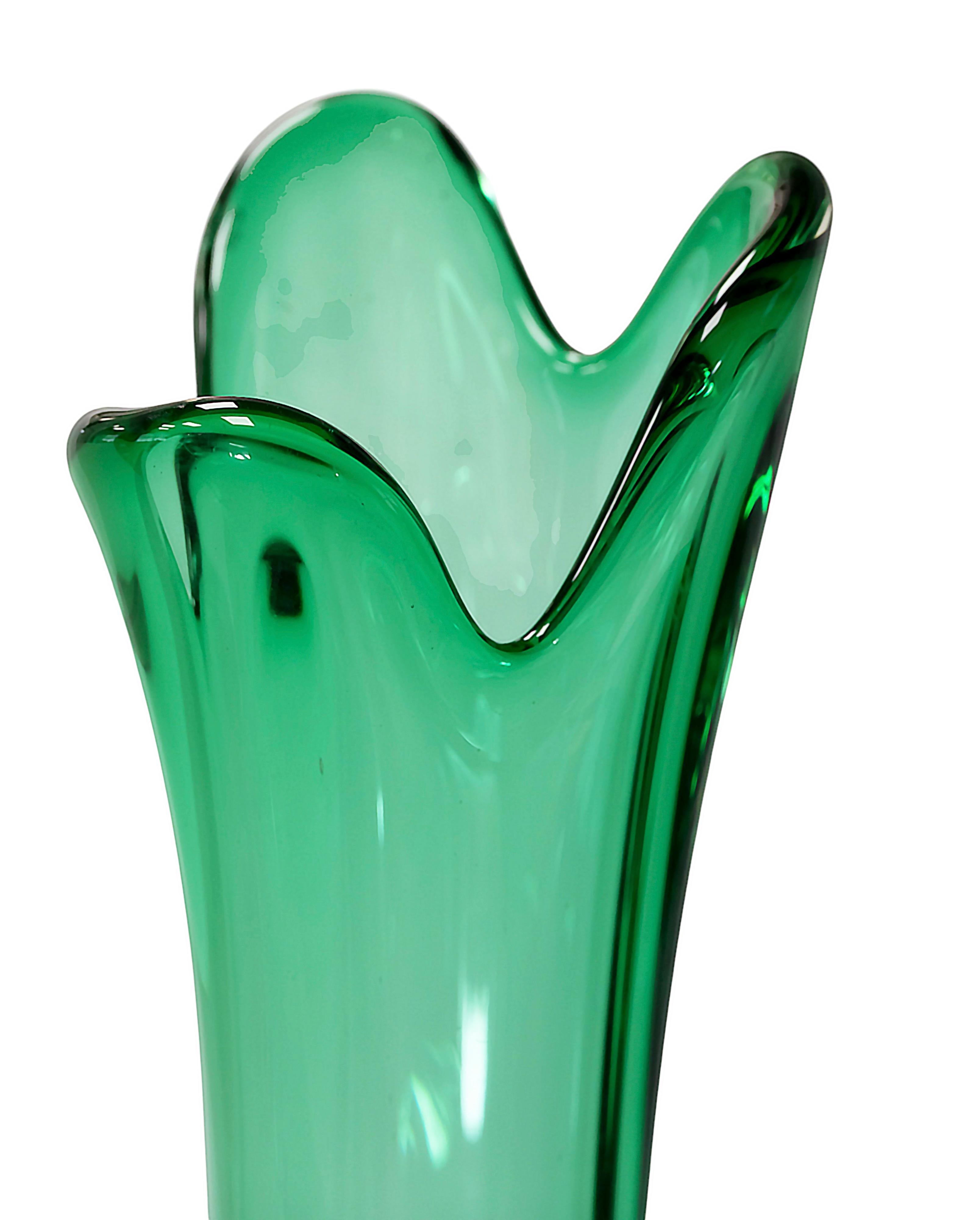 italien Grand vase vintage en verre Murano vert émeraude fait à la main en vente