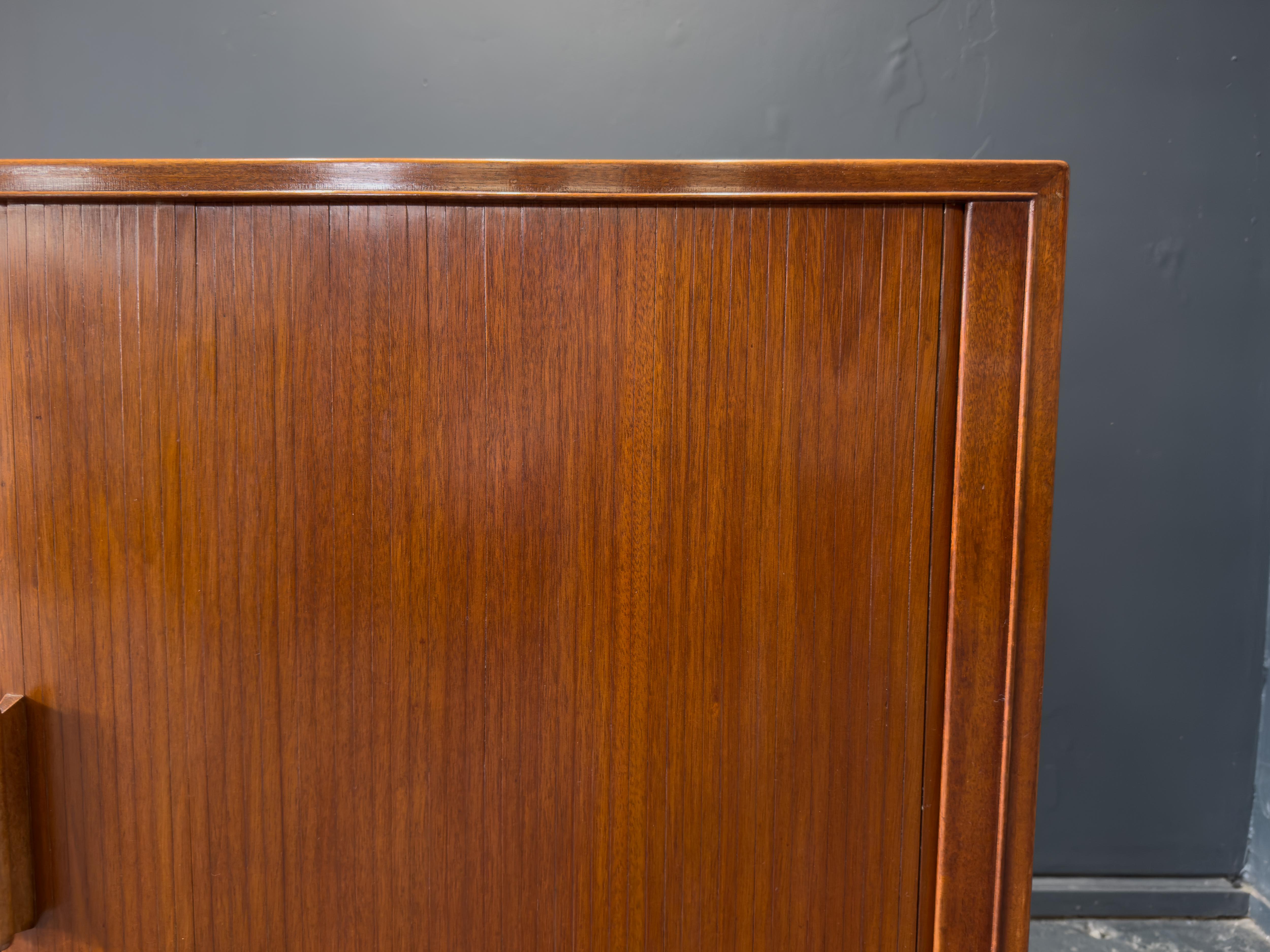 Großer Tambourschrank im Angebot 2