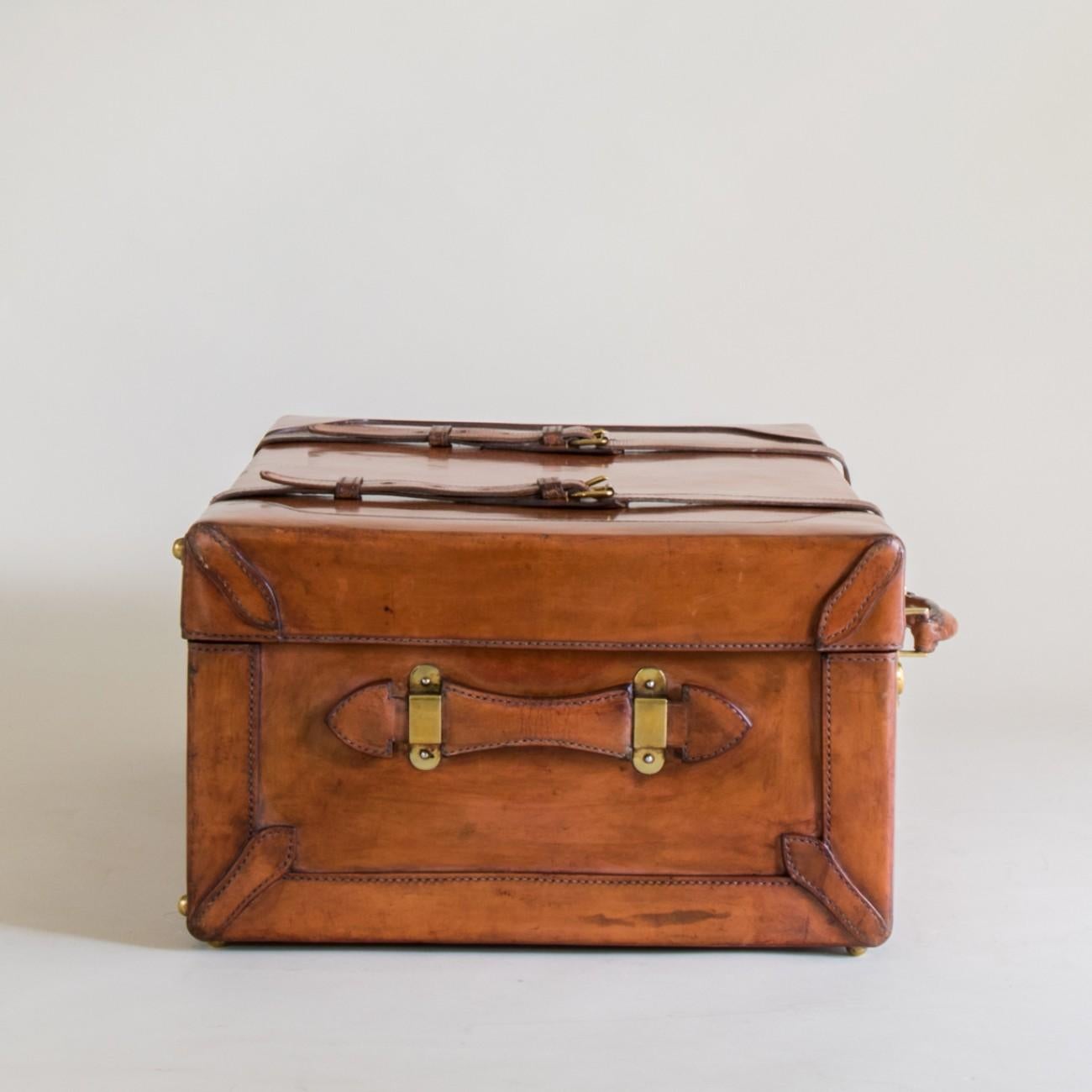 European Large Tan Leather Suitcase with Straps and Tray, circa 1930