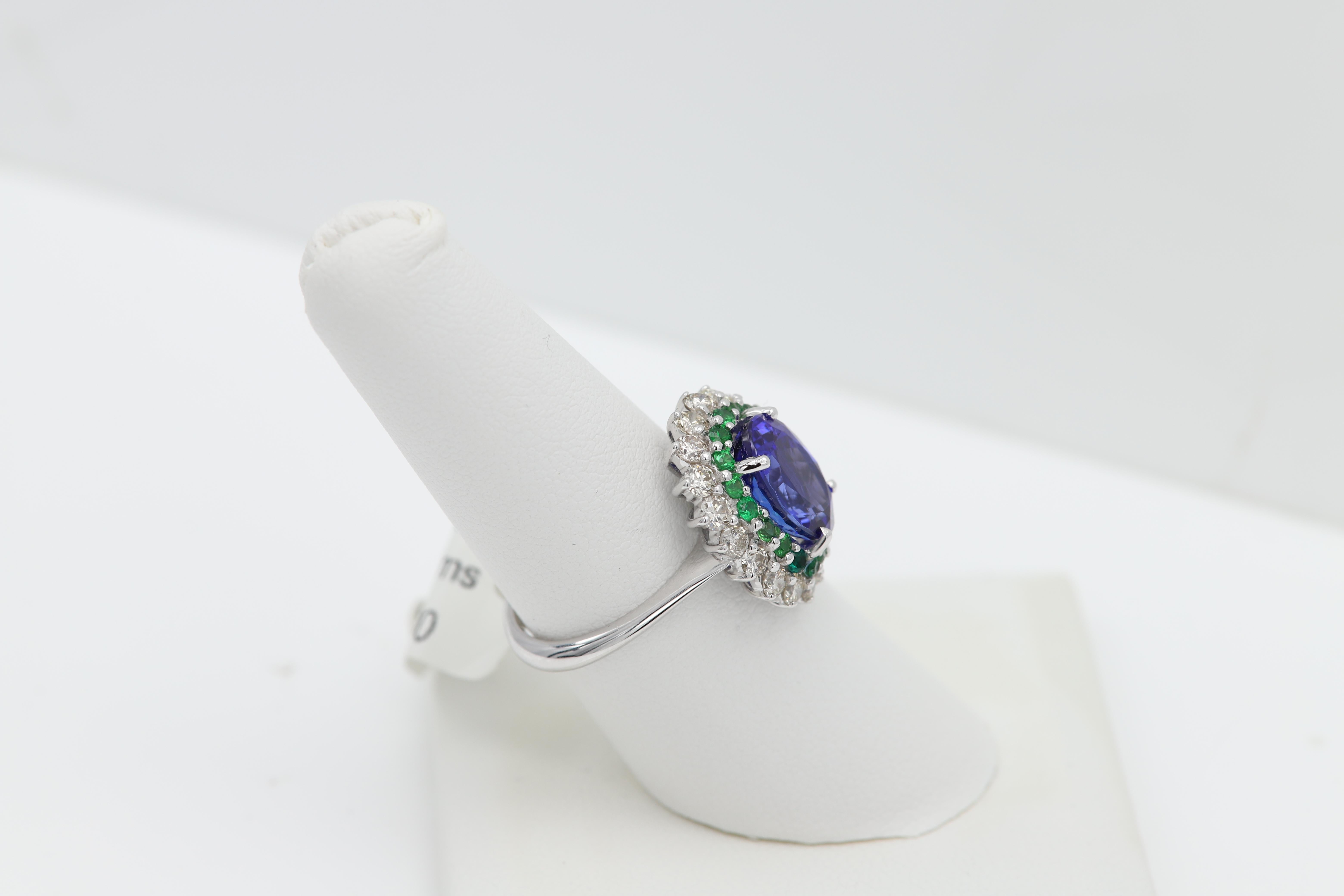 Women's Large Tanzanite 4.20 Carat Diamond Tsavorite Ring 18 Karat Gold For Sale