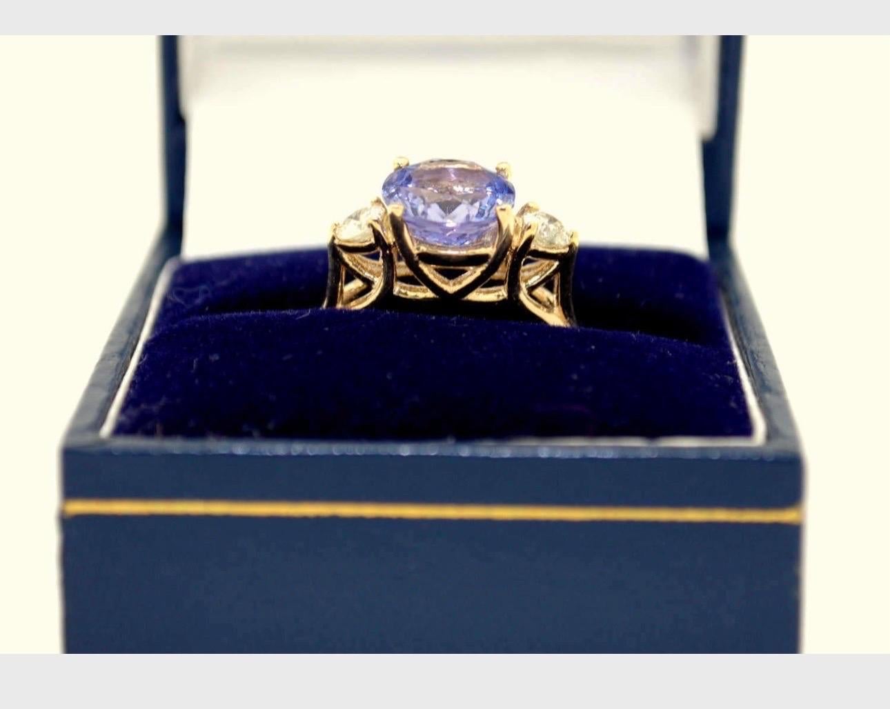 Women's or Men's Large tanzanite diamond ring 18KT yellow gold engagement ring For Sale