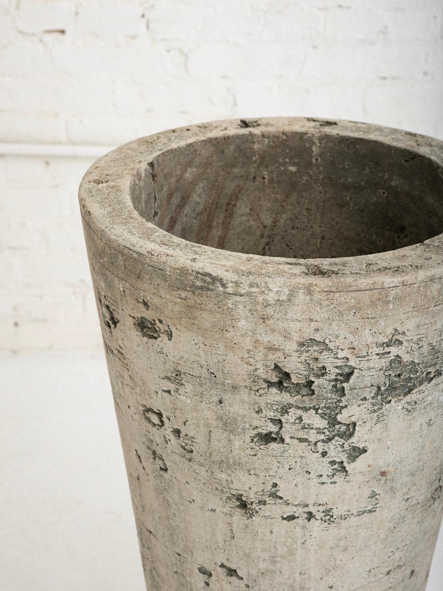 Large Tapered Concrete Cast Stone Planter In Good Condition For Sale In Brooklyn, NY