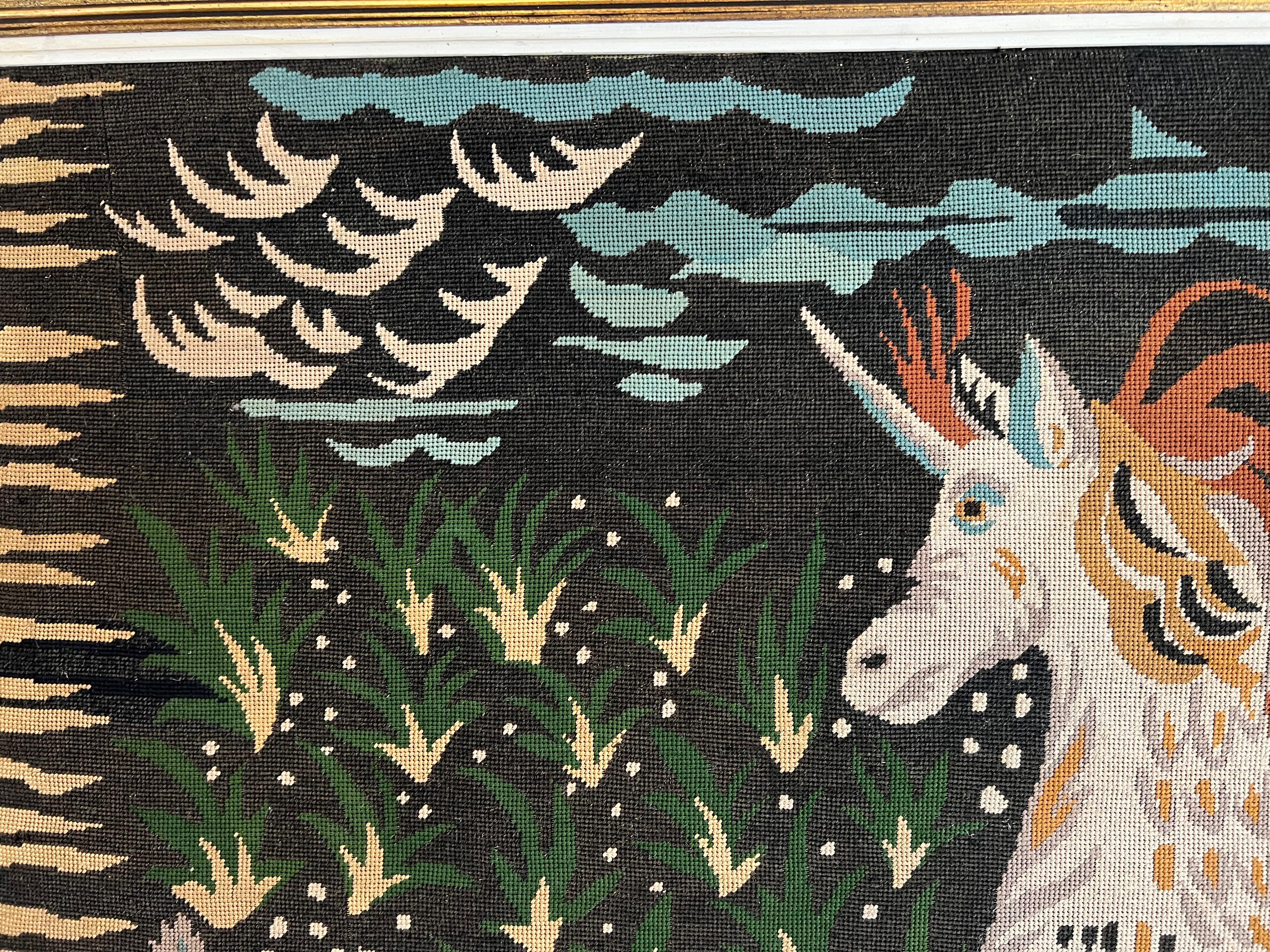 Metà XX secolo Grande arazzo raffigurante un unicorno firmato MO in vendita