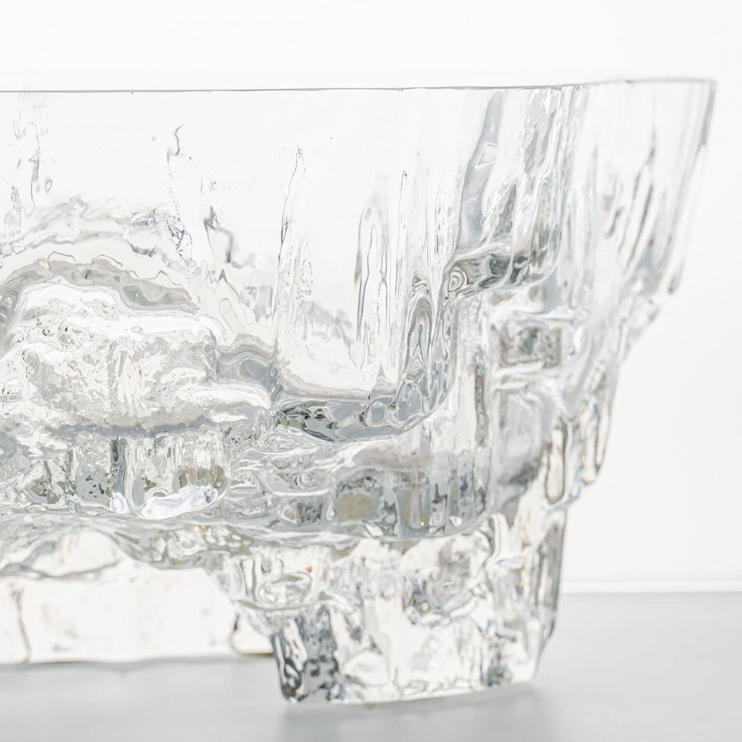 Finlandais Grand bol à pied en verre Tapio Wirkkala, Inari, Finlande en vente