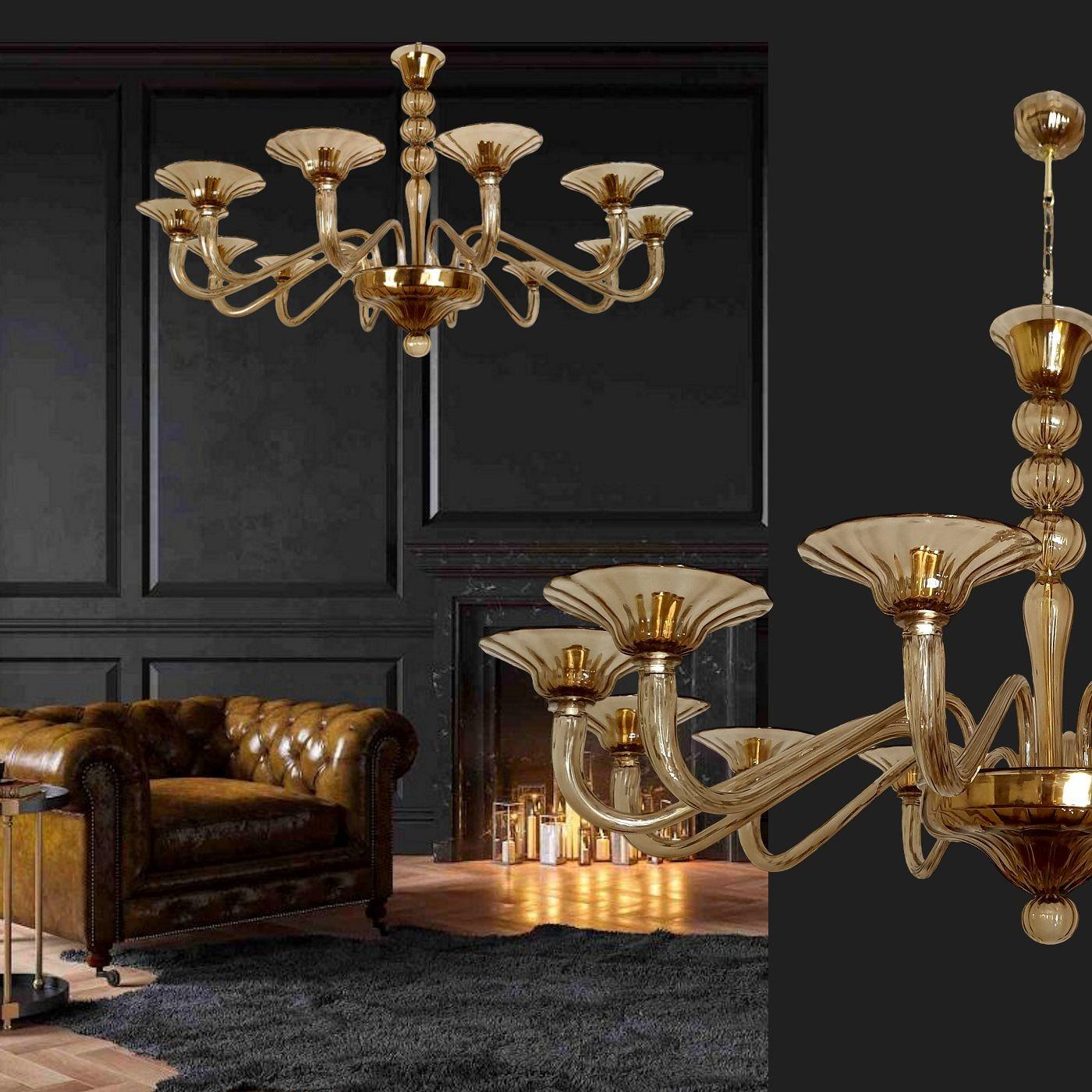 Mid-Century Modern Murano glass chandelier, Barovier and Toso style, Italy 1970s.
The extra large chandelier is handmade in a hazelnut or taupe color Murano glass, with gold plated mounts.
The Neoclassical Murano chandelier has pure lines, in the