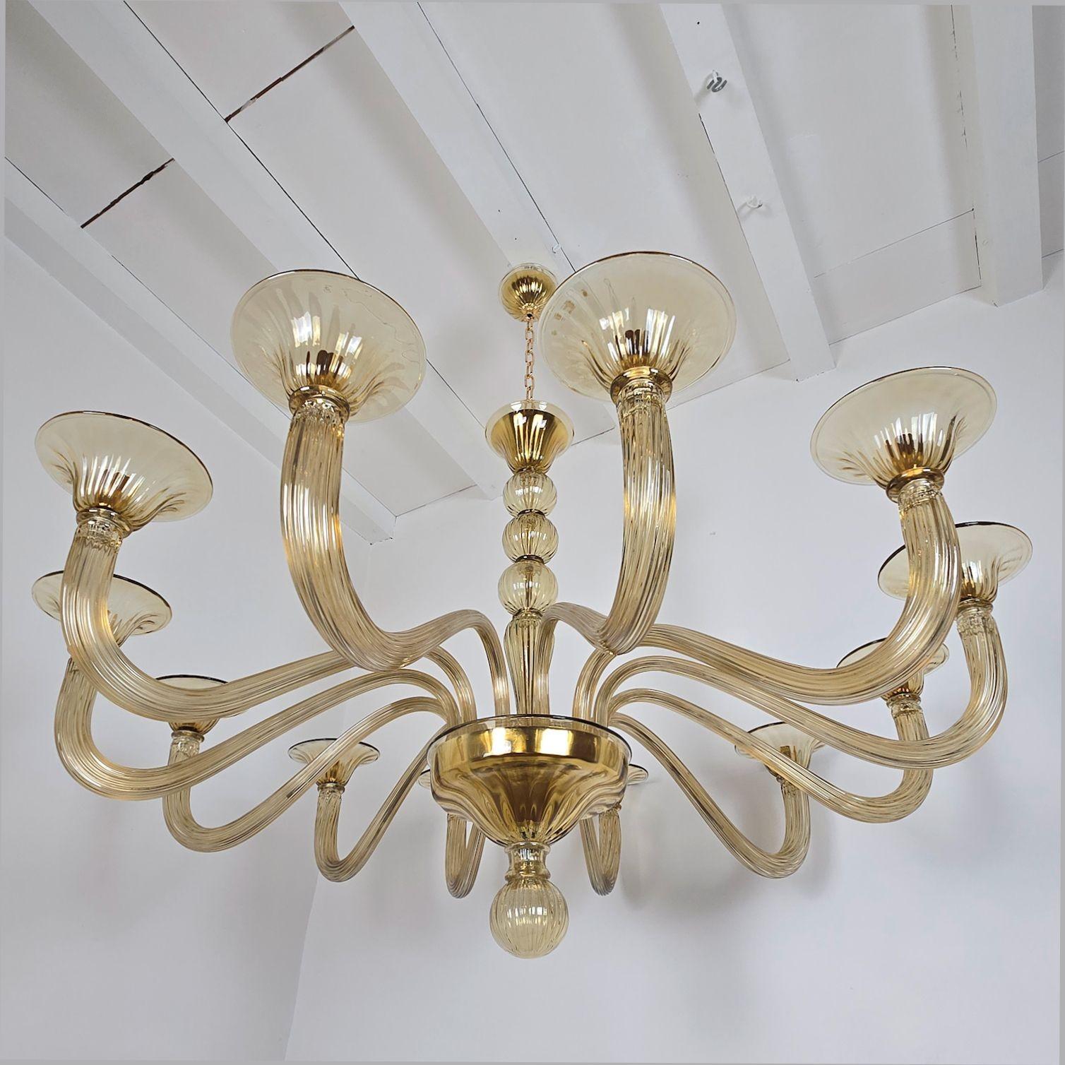 Late 20th Century Large Taupe color Murano glass chandelier For Sale