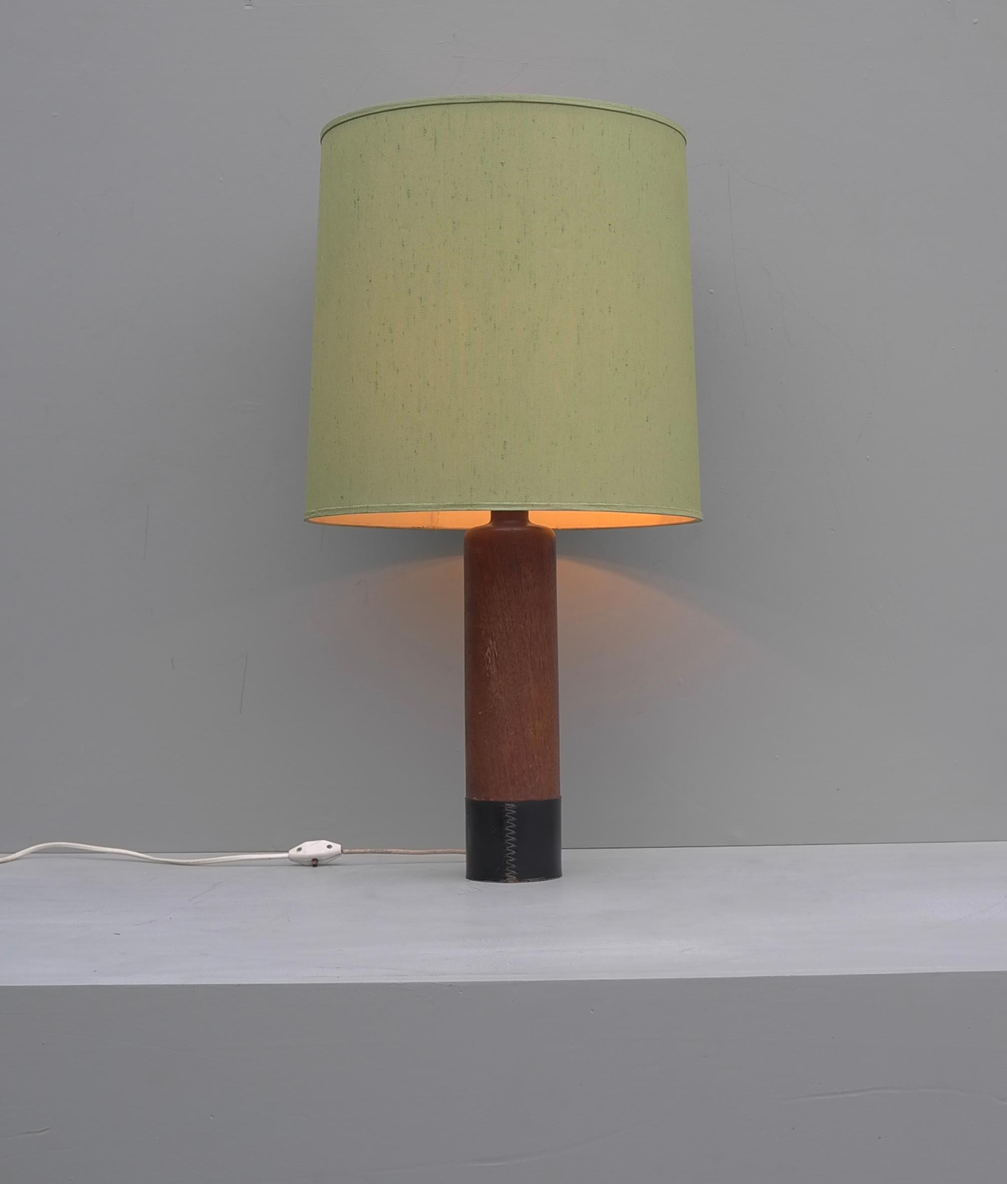 Large Teak and Leather Stitched Danish Table Lamp with Green Silk Lampshade For Sale 1