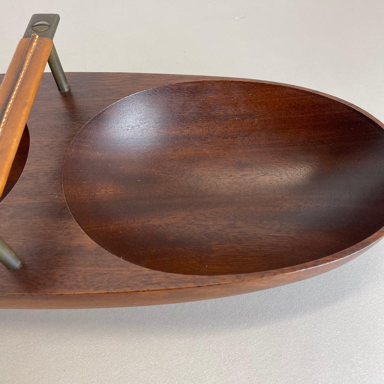 Large Teak Bowl with Brass and Leather Handle by Carl Auböck, Austria, 1950s For Sale 4
