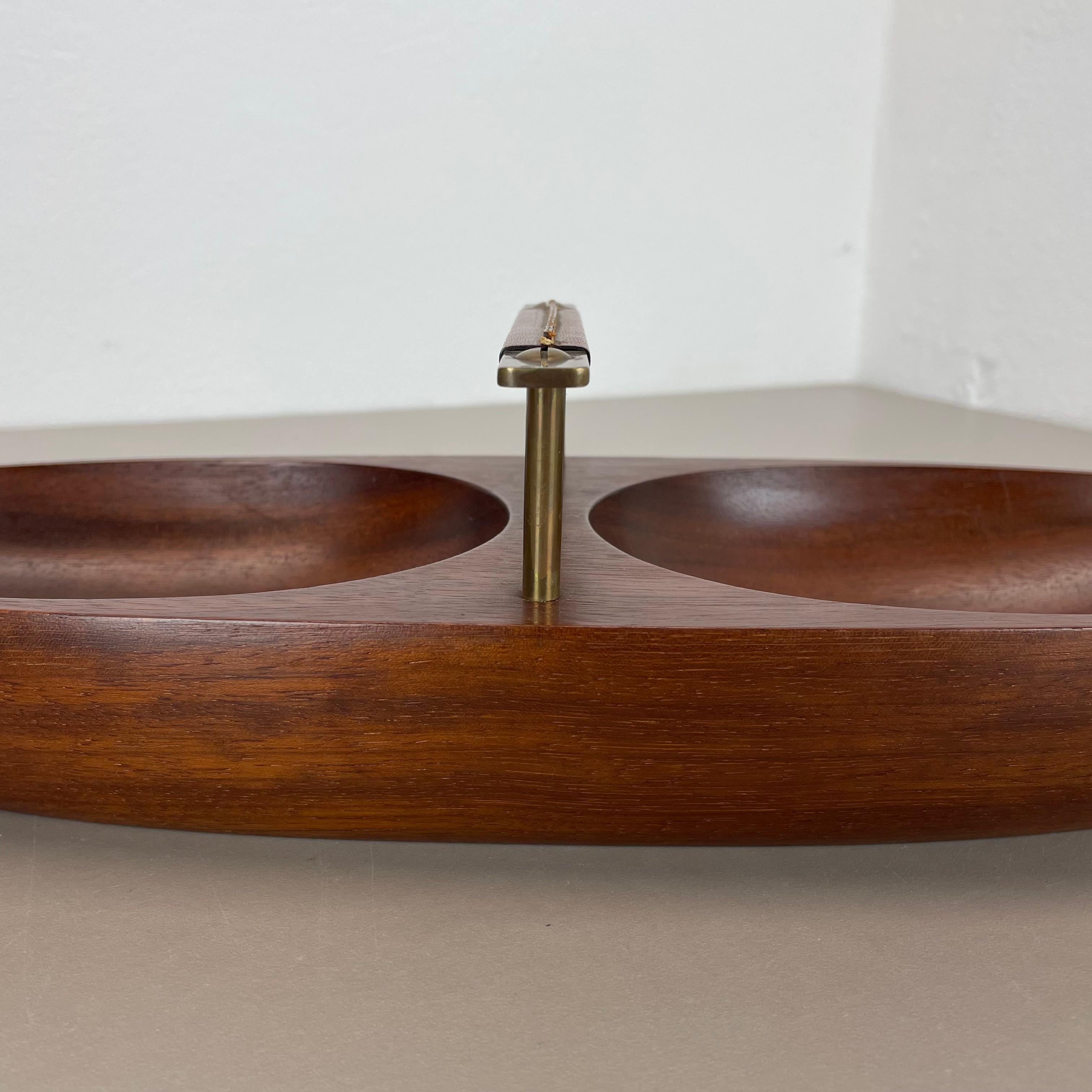 Grande ciotola in teak con manico in ottone e pelle di Carl Auböck, Austria, anni '50 in vendita 8
