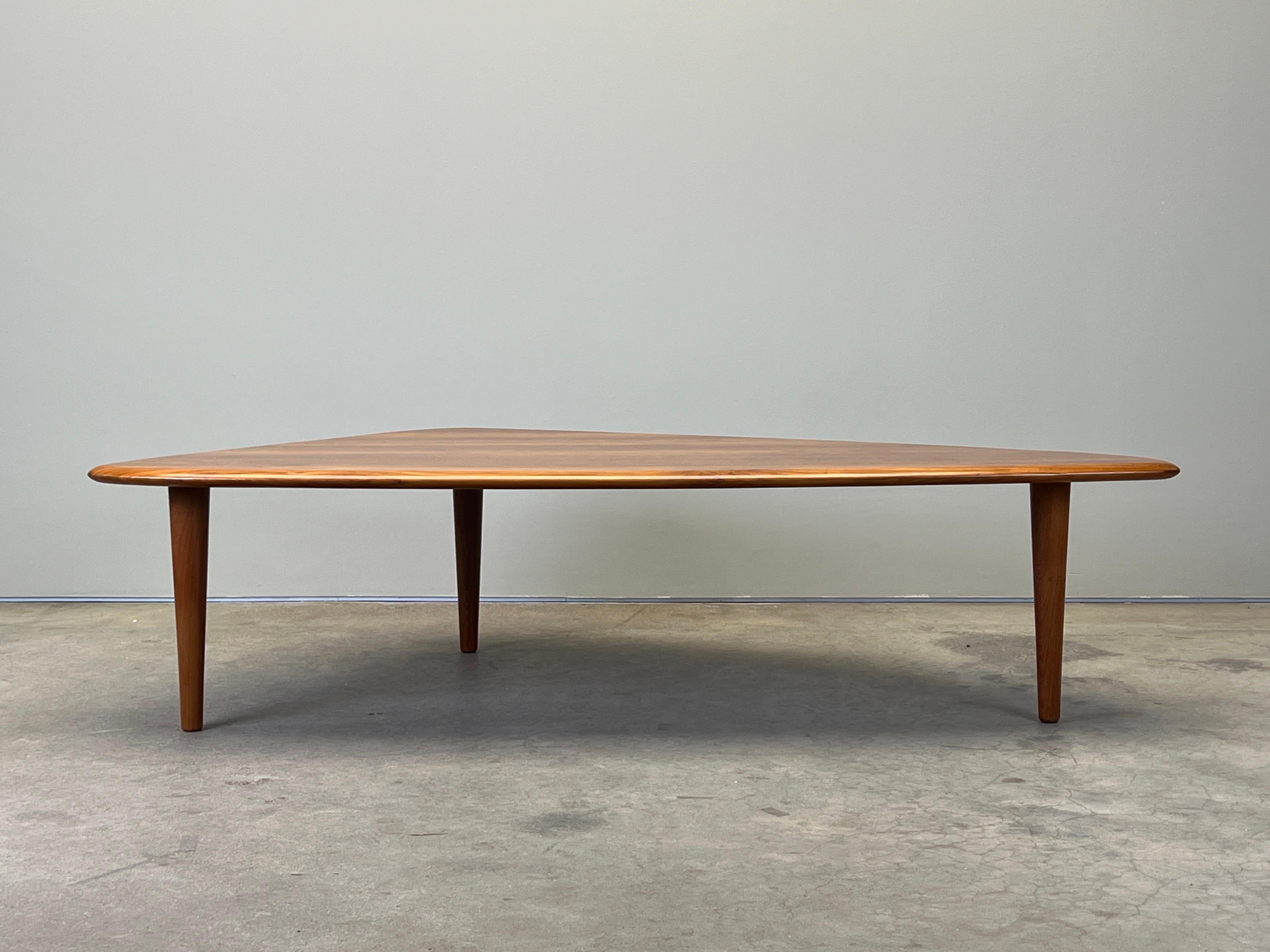 Grande table basse en teck de Johannes Aasbjerg en vente 7
