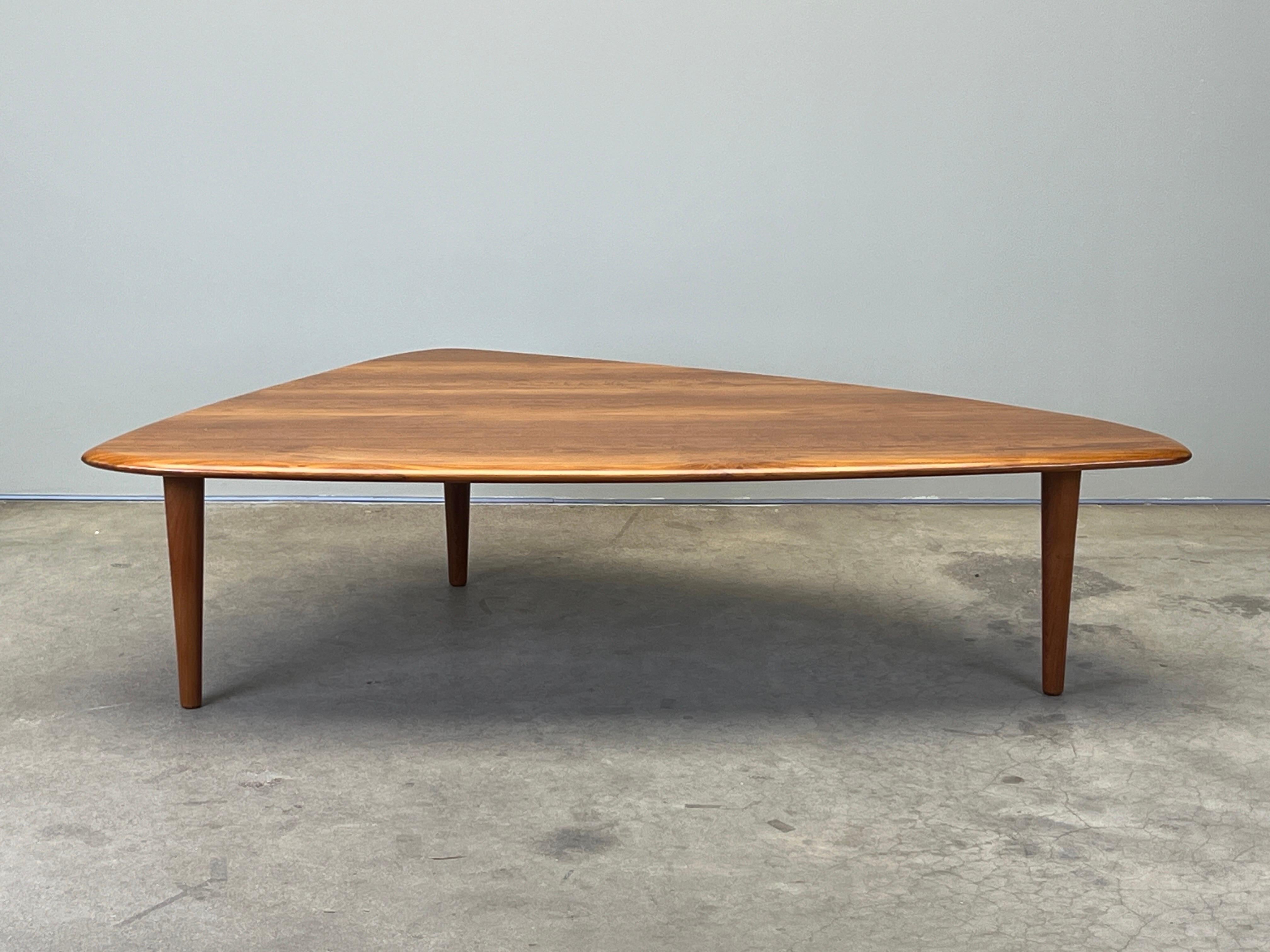 Grande table basse en teck de Johannes Aasbjerg en vente 8