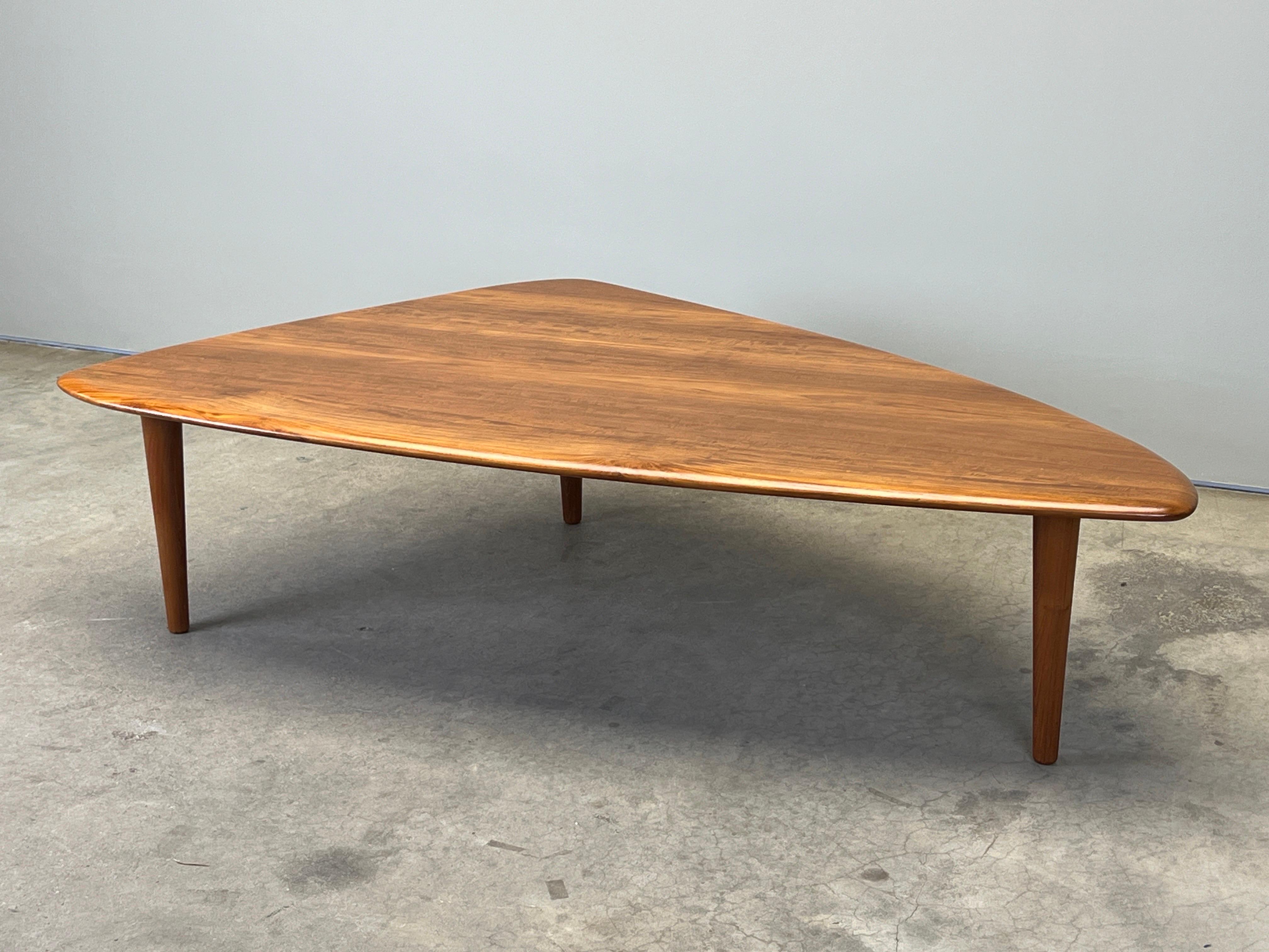 Grande table basse en teck de Johannes Aasbjerg en vente 10