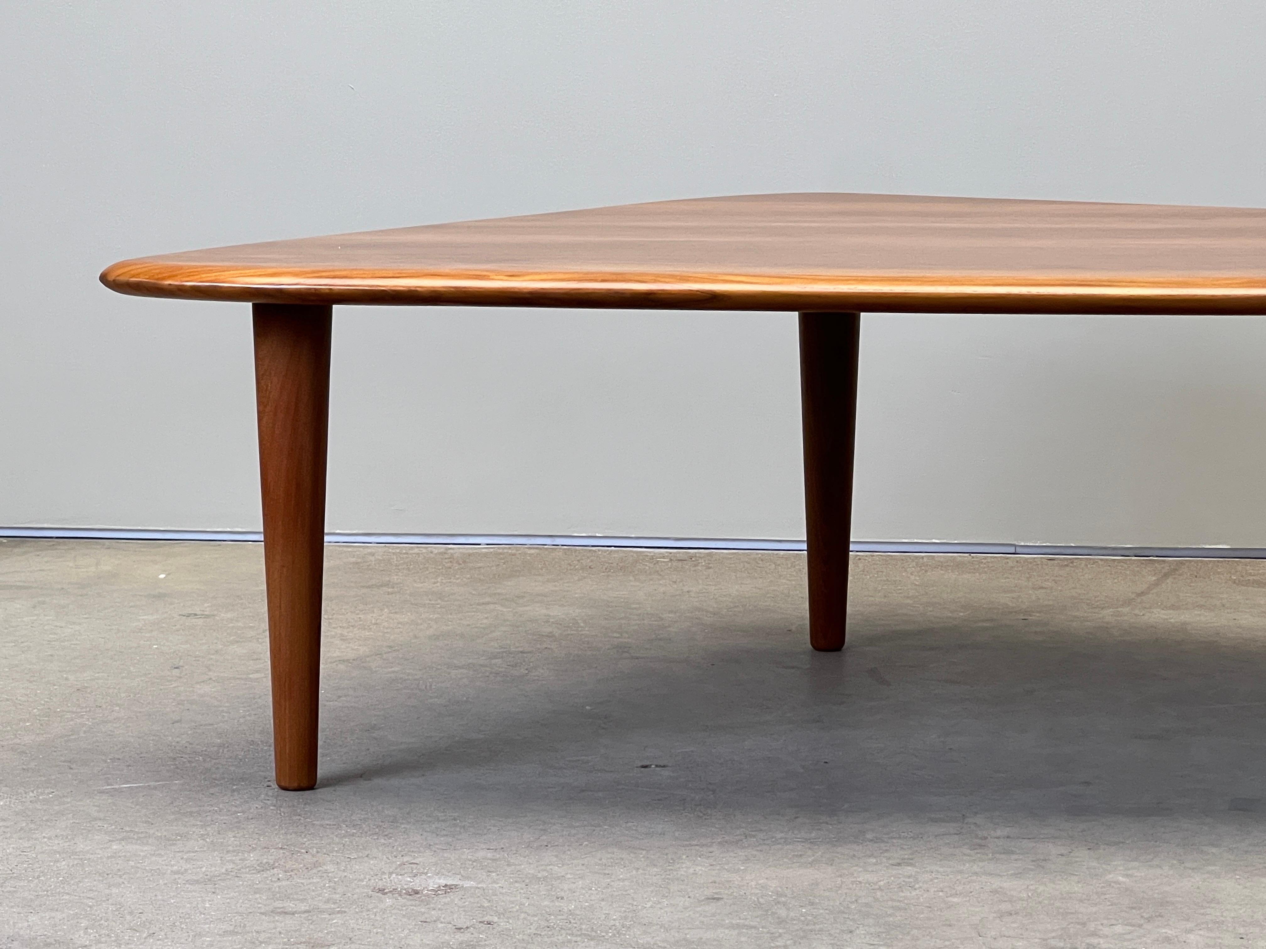 Grande table basse en teck de Johannes Aasbjerg en vente 11