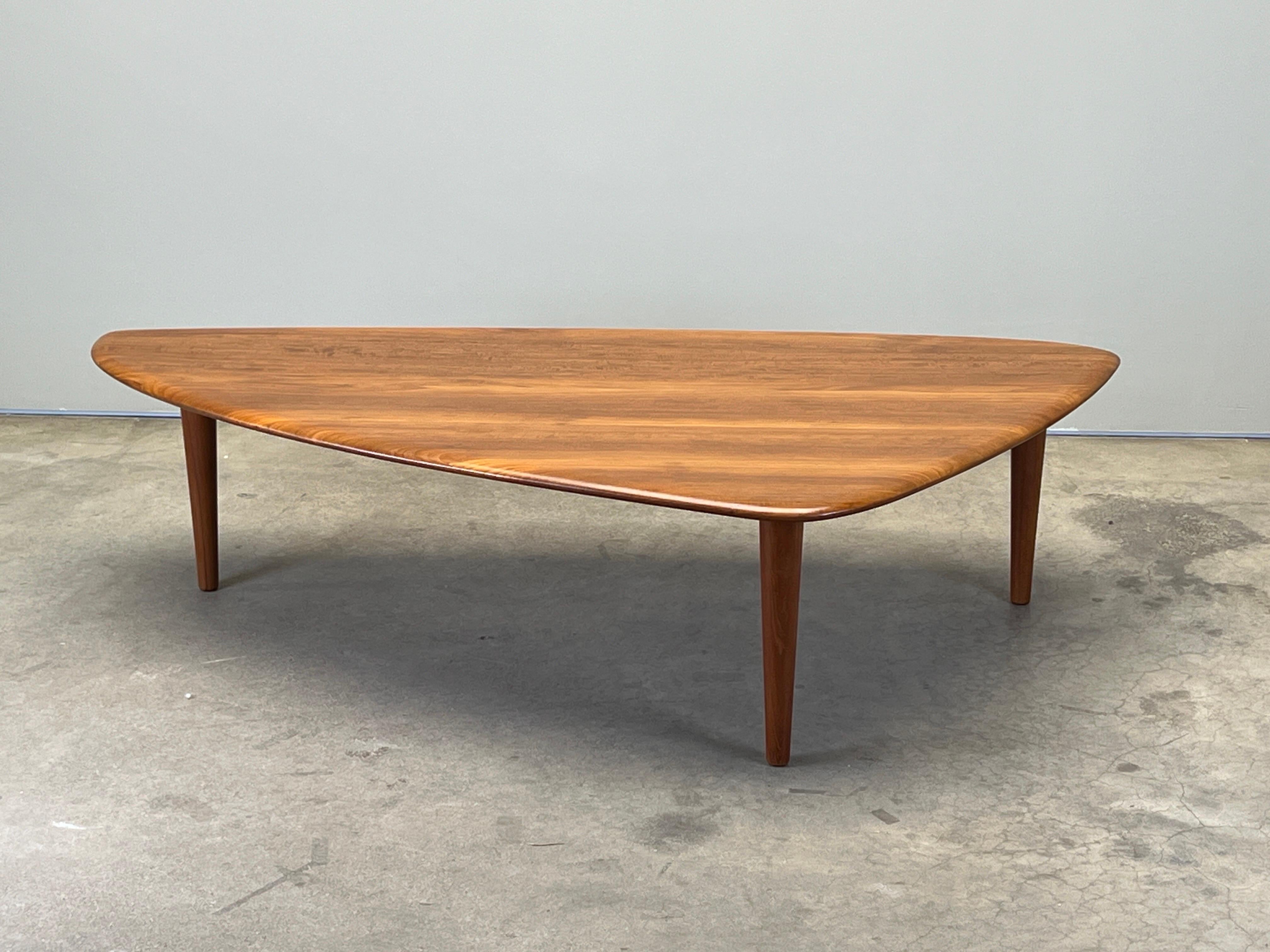Teck Grande table basse en teck de Johannes Aasbjerg en vente