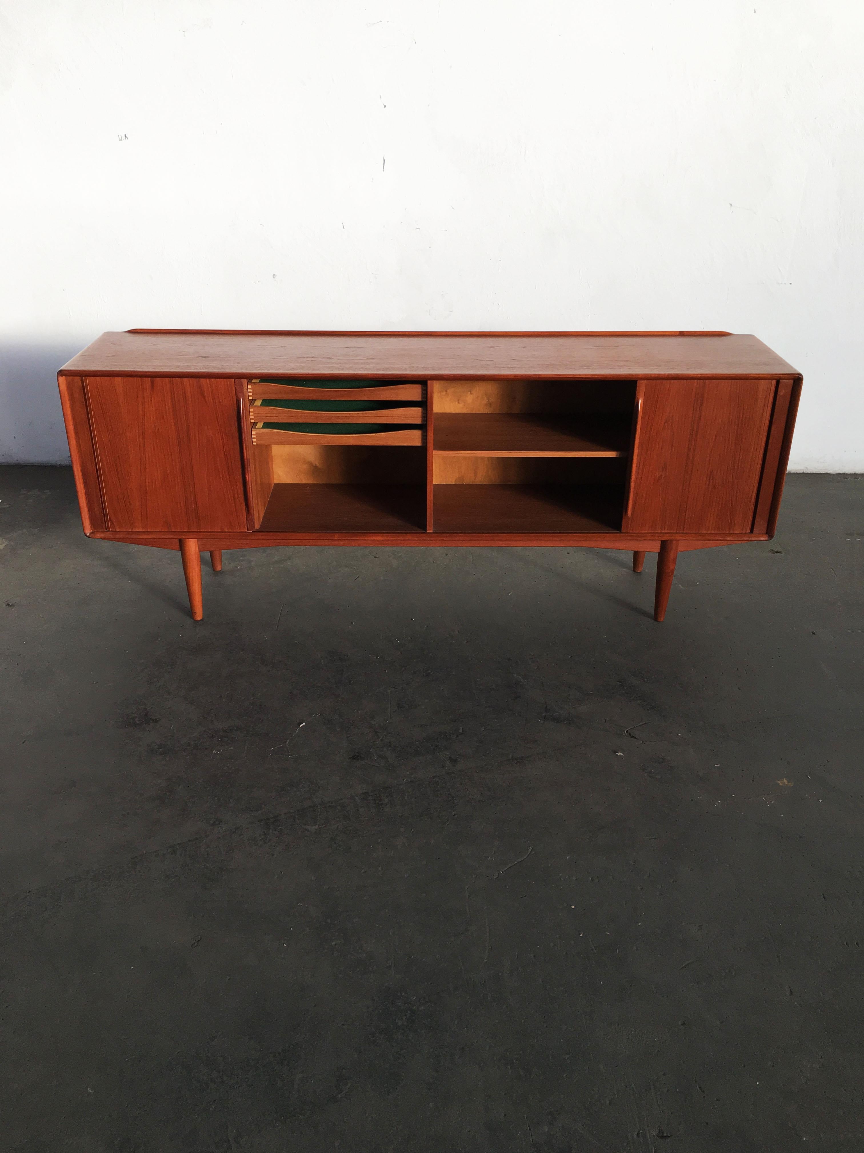 Large Teak Credenza Sideboard by Alf Aarseth for Gustav Bahus, Norway, 1960s In Good Condition For Sale In Vienna, Vienna