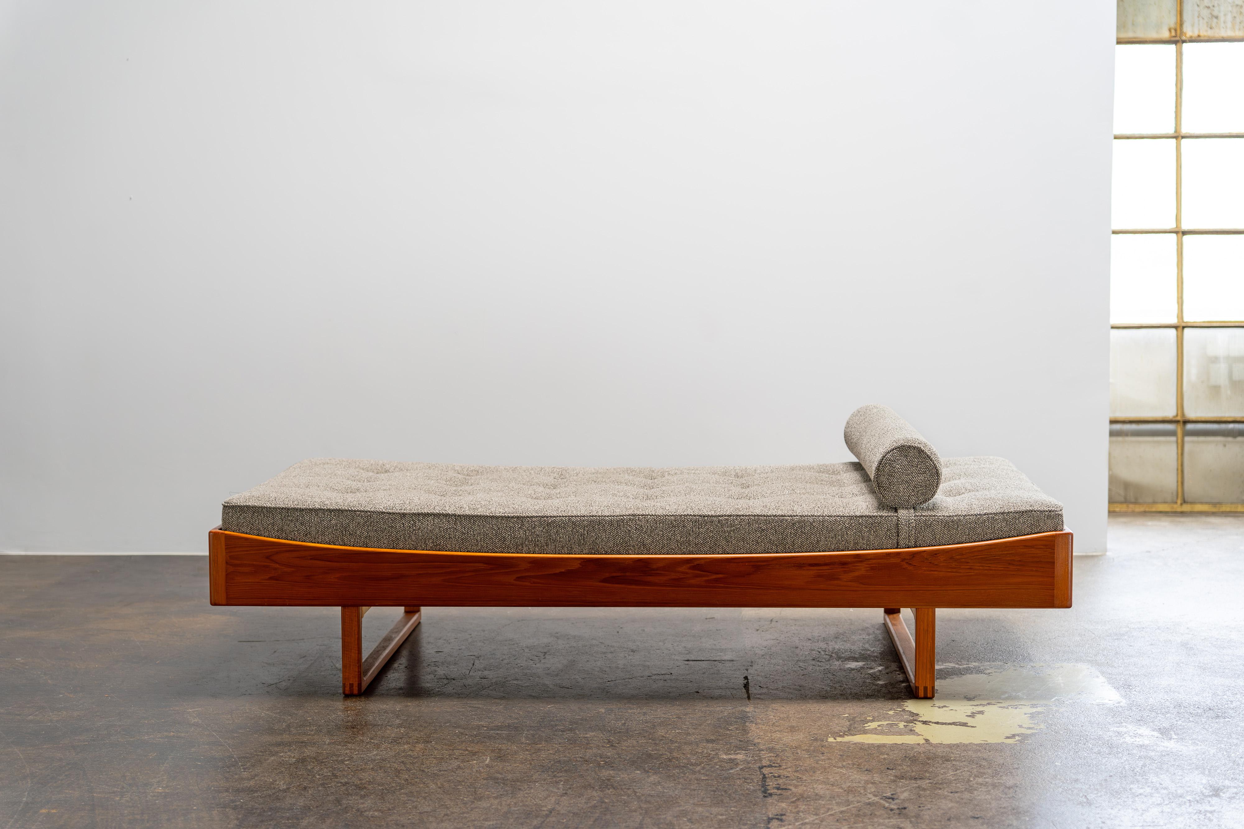 Grand lit de jour en teck par Bernhard Pedersen & Søn Model 159, Danemark années 1960 en vente 4