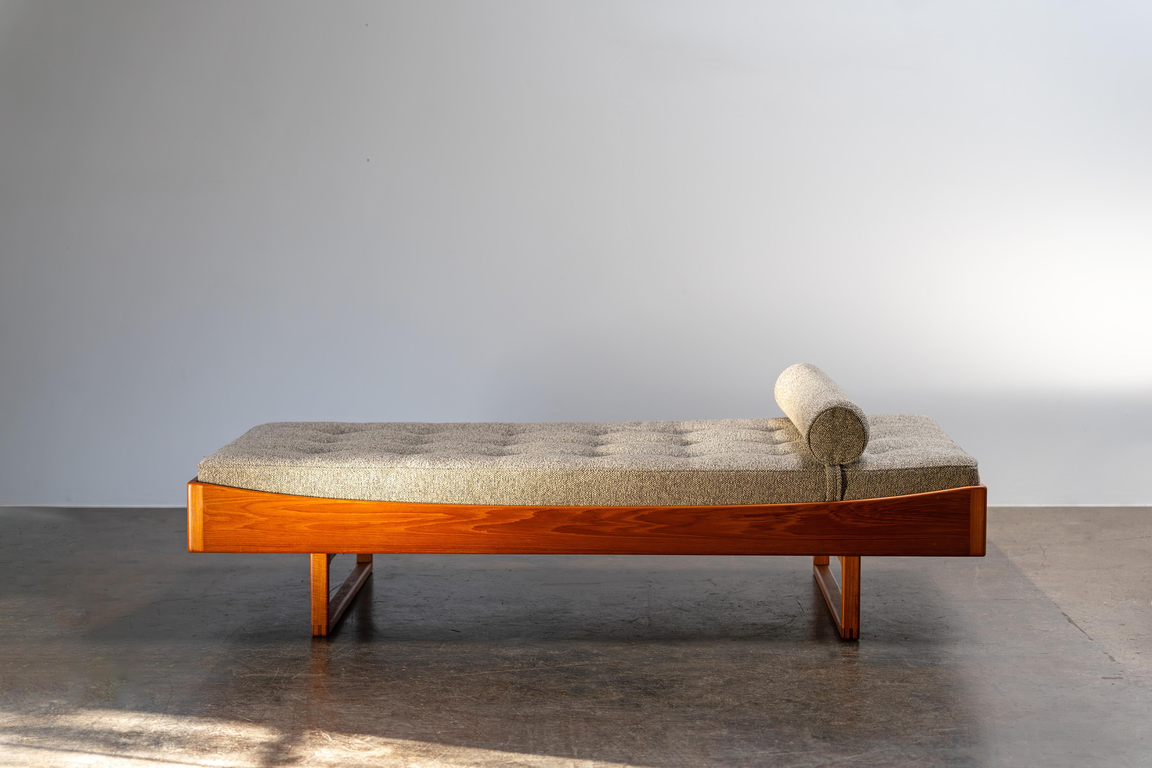Scandinave moderne Grand lit de jour en teck par Bernhard Pedersen & Søn Model 159, Danemark années 1960 en vente
