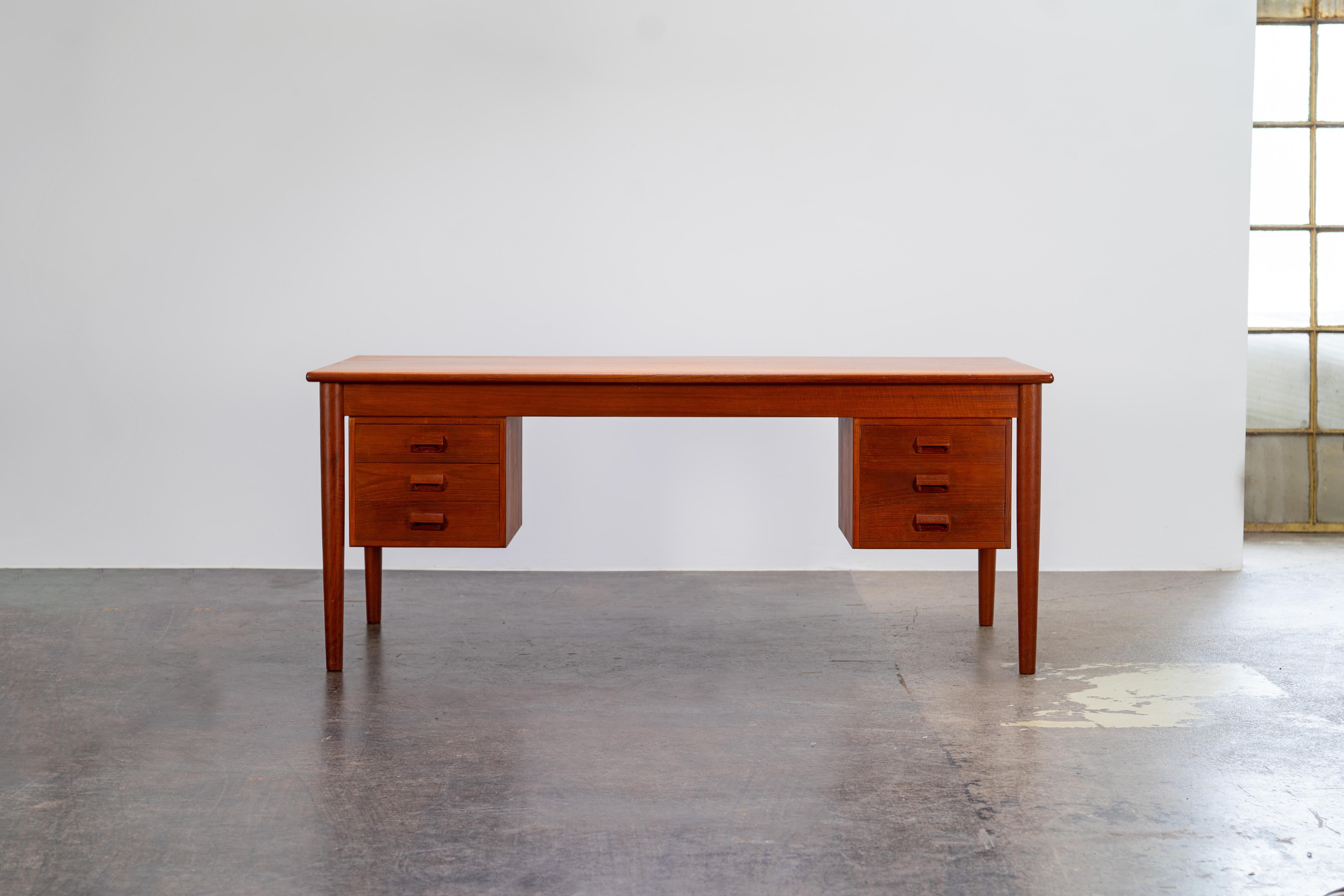 Large Teak Desk by Børge Mogensen for Søborg, Denmark, 1960s 4