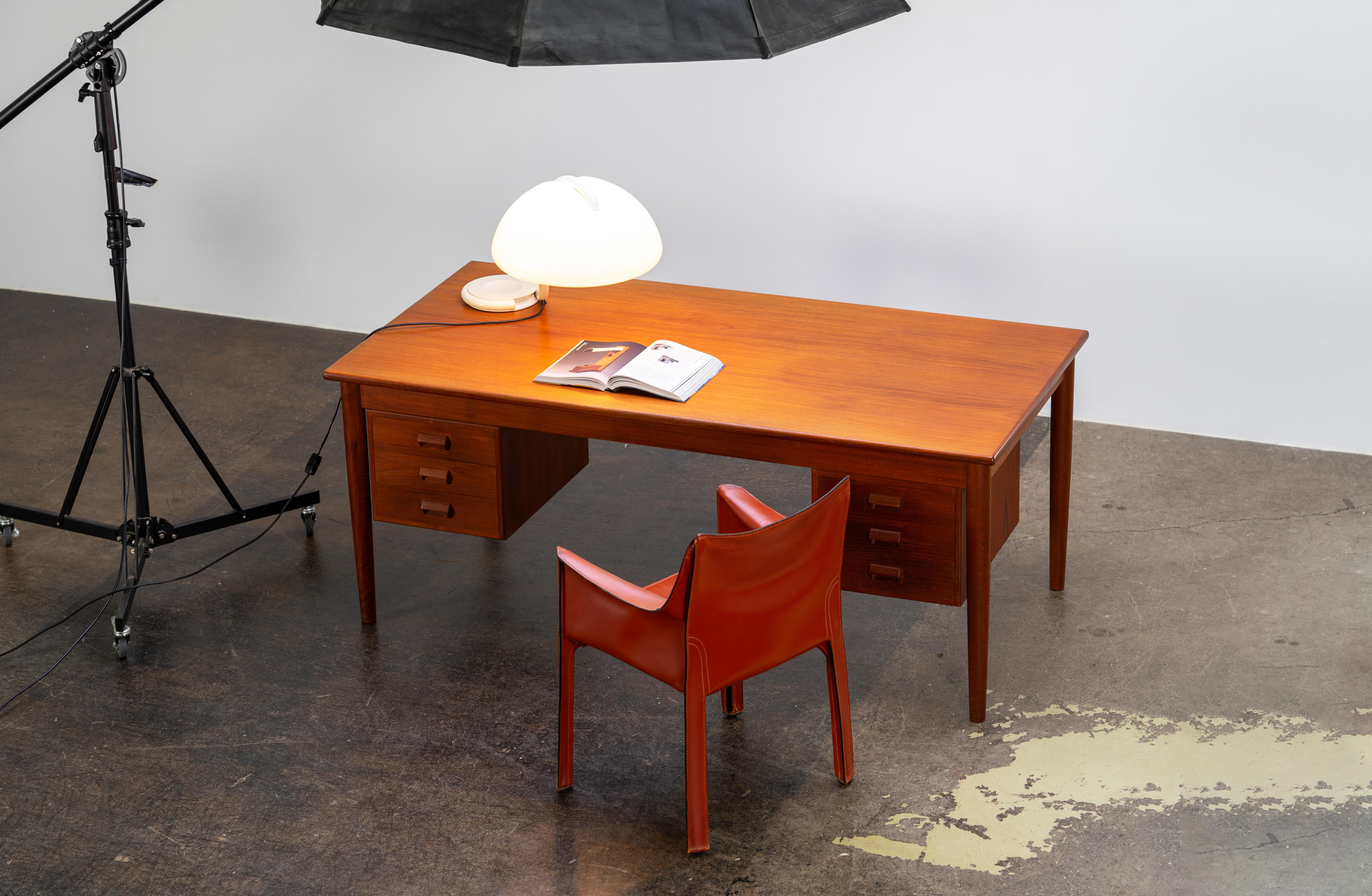 Large Teak Desk by Børge Mogensen for Søborg, Denmark, 1960s In Good Condition In Rosendahl, DE