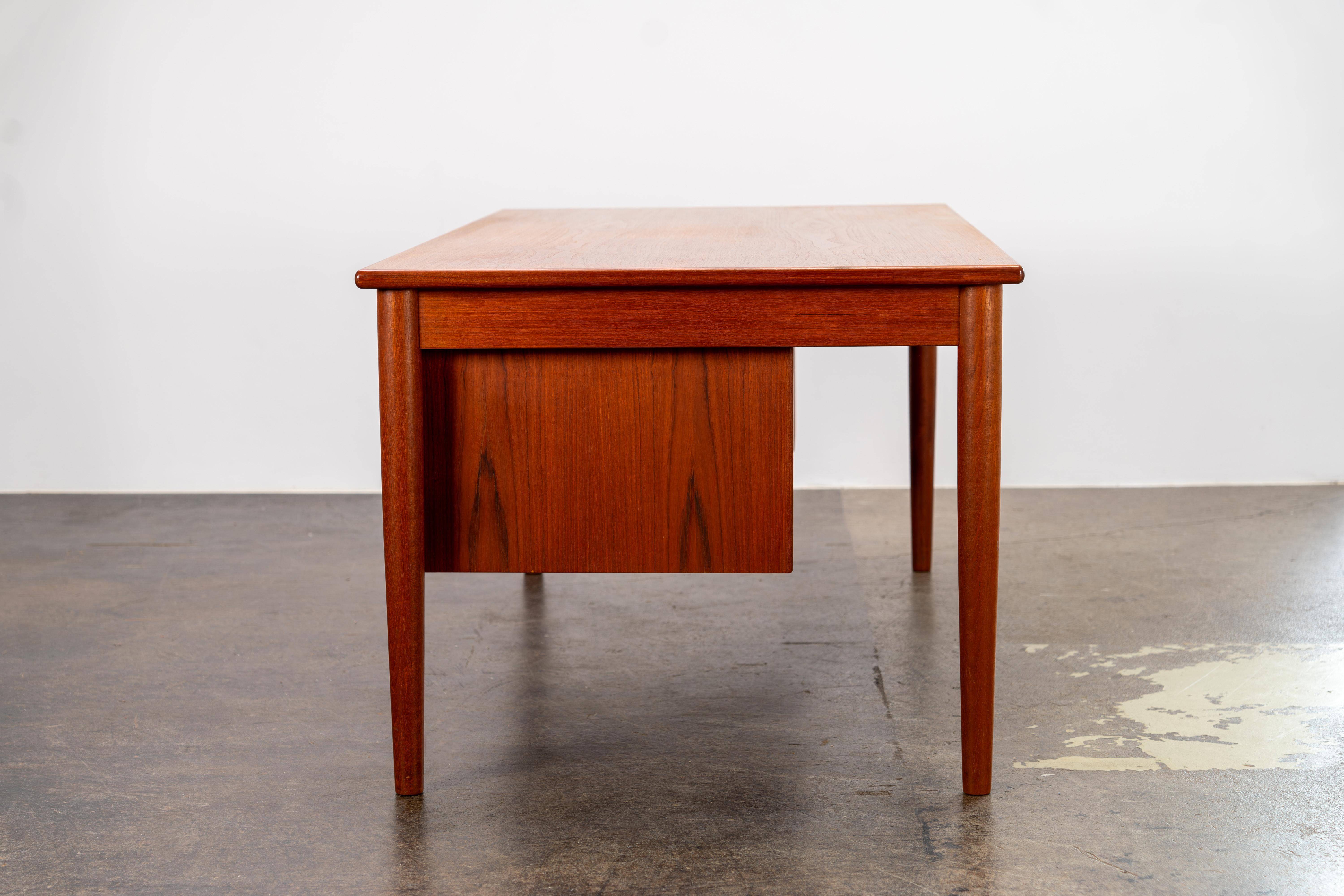 Large Teak Desk by Børge Mogensen for Søborg, Denmark, 1960s 1