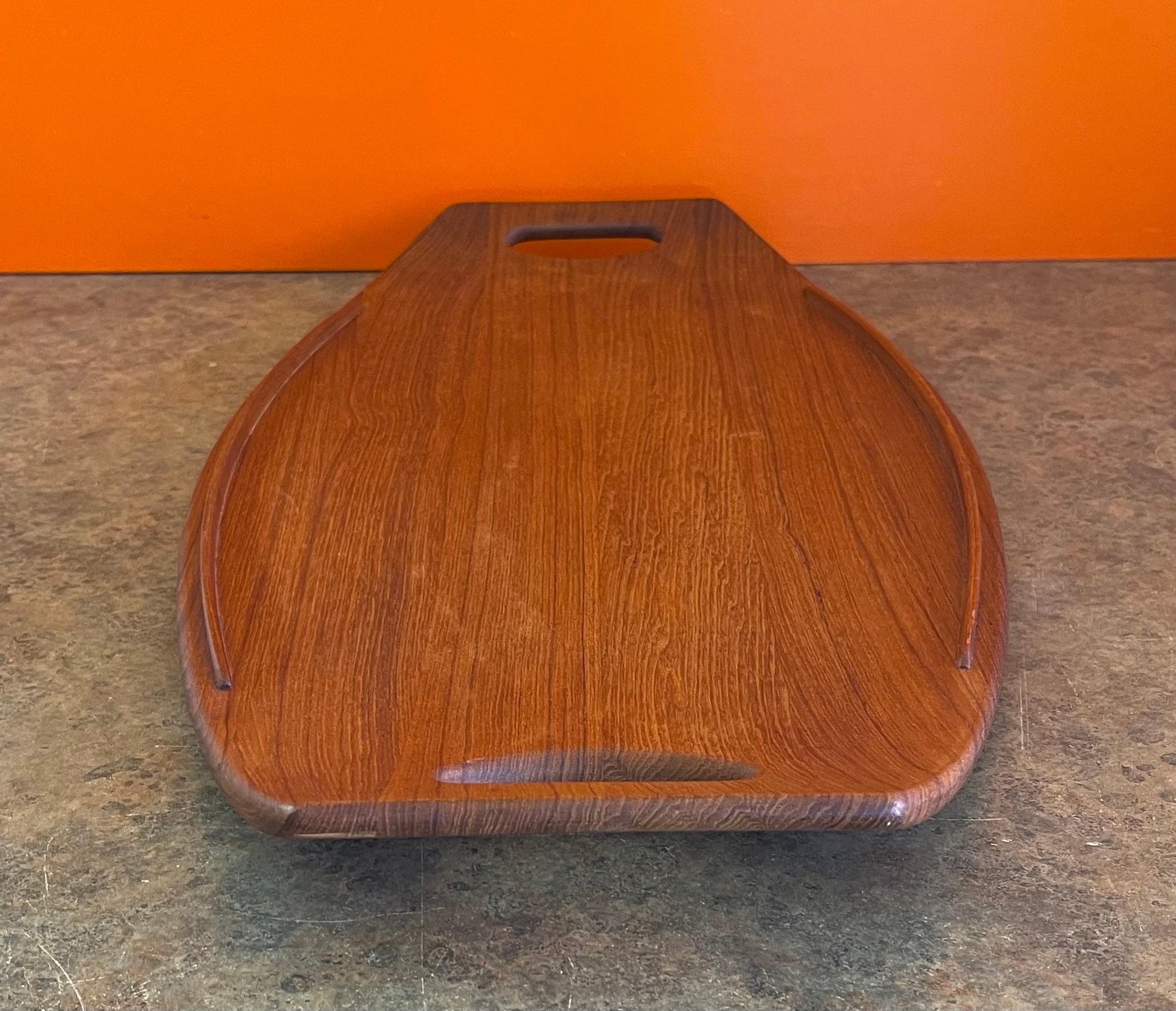 Large Teak Gondola Tray by Jens Quistgaard for Dansk, Early Production In Good Condition In San Diego, CA