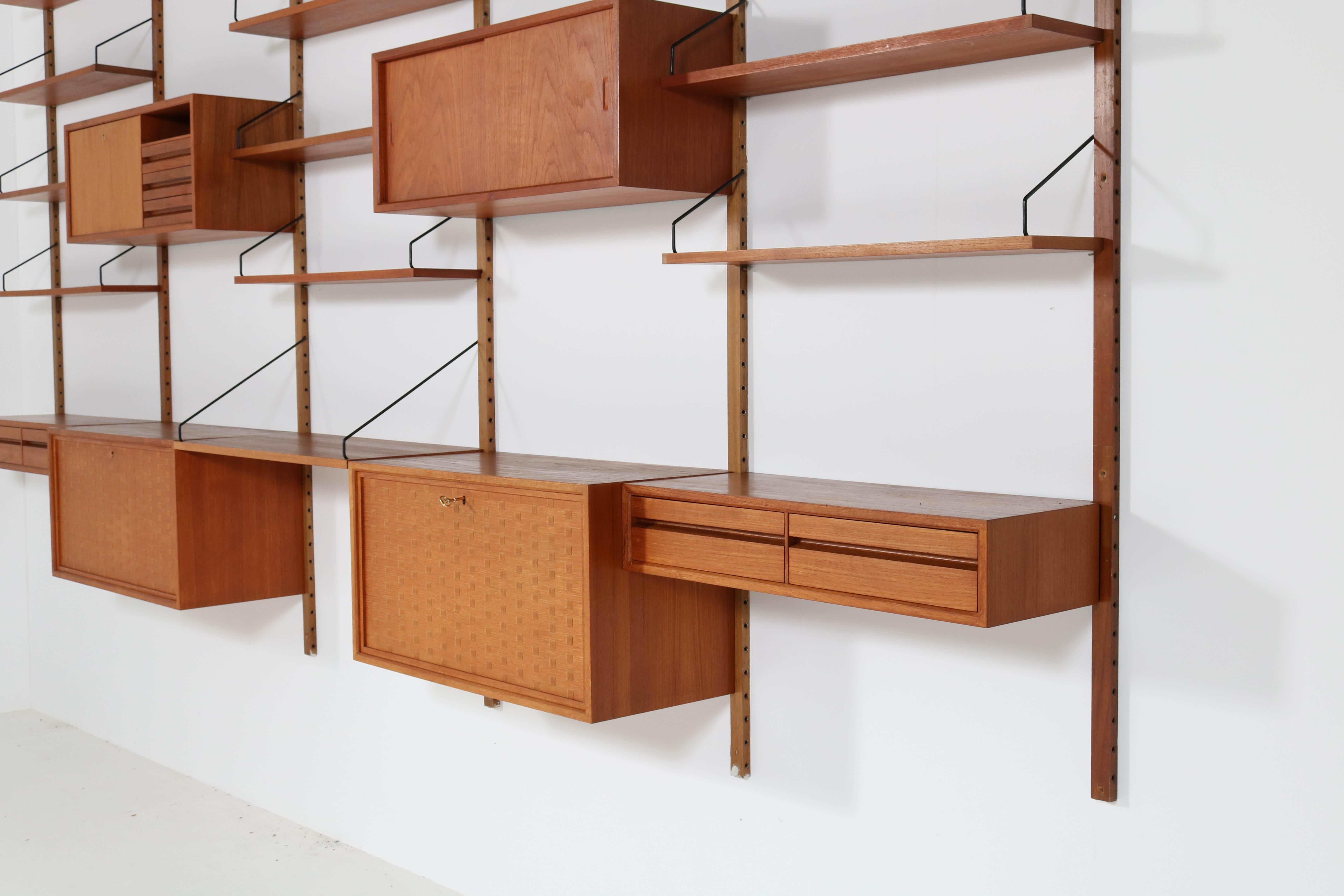Large Teak Mid-Century Modern Royal Wall Unit by Poul Cadovius for Cado, 1960s 10