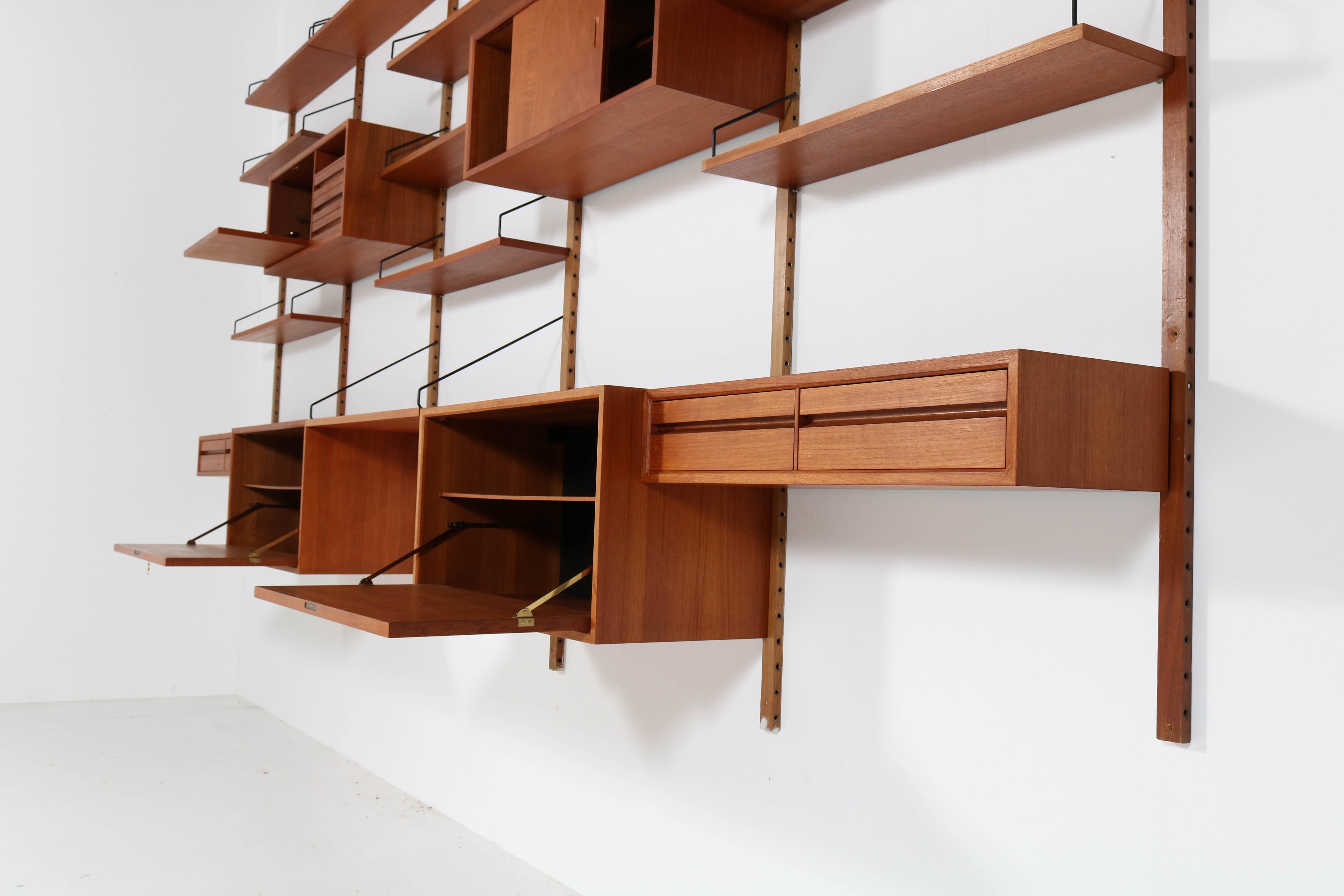 Large Teak Mid-Century Modern Royal Wall Unit by Poul Cadovius for Cado, 1960s 12