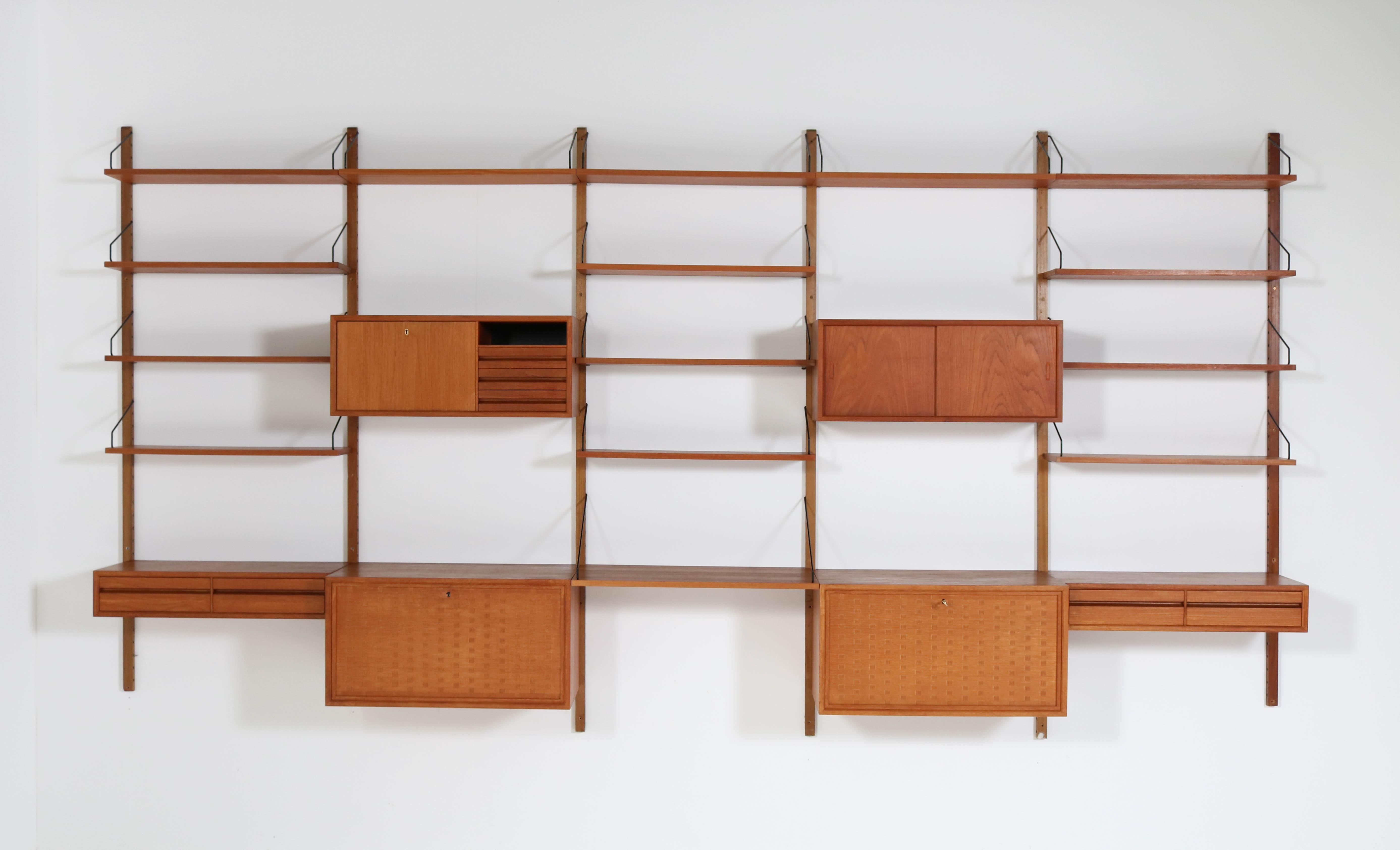 Large Teak Mid-Century Modern Royal Wall Unit by Poul Cadovius for Cado, 1960s In Good Condition In Amsterdam, NL