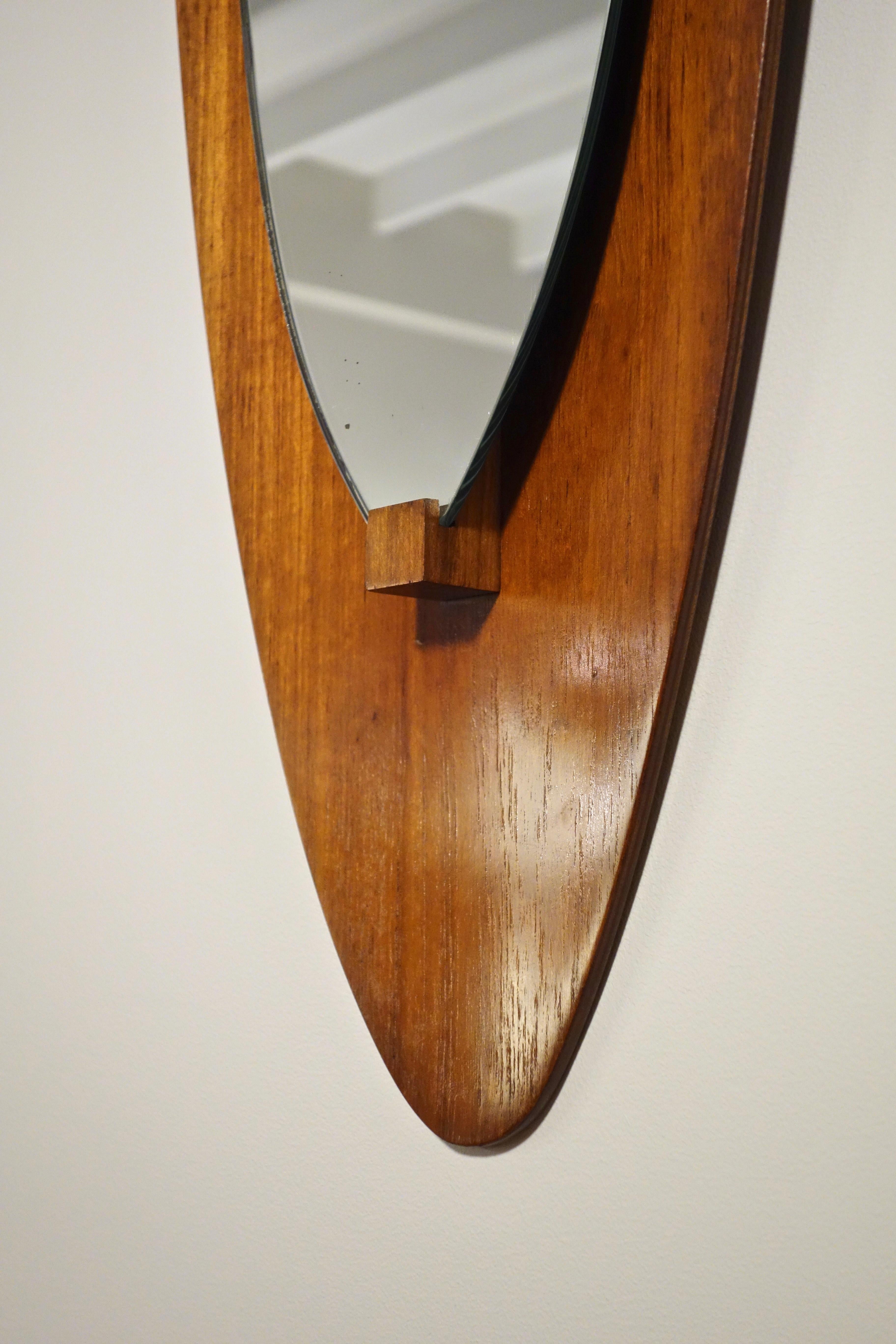 Huilé Grand miroir en teck par Franco Campo & Carlo Graffi pour Home, Italie, années 1950 en vente