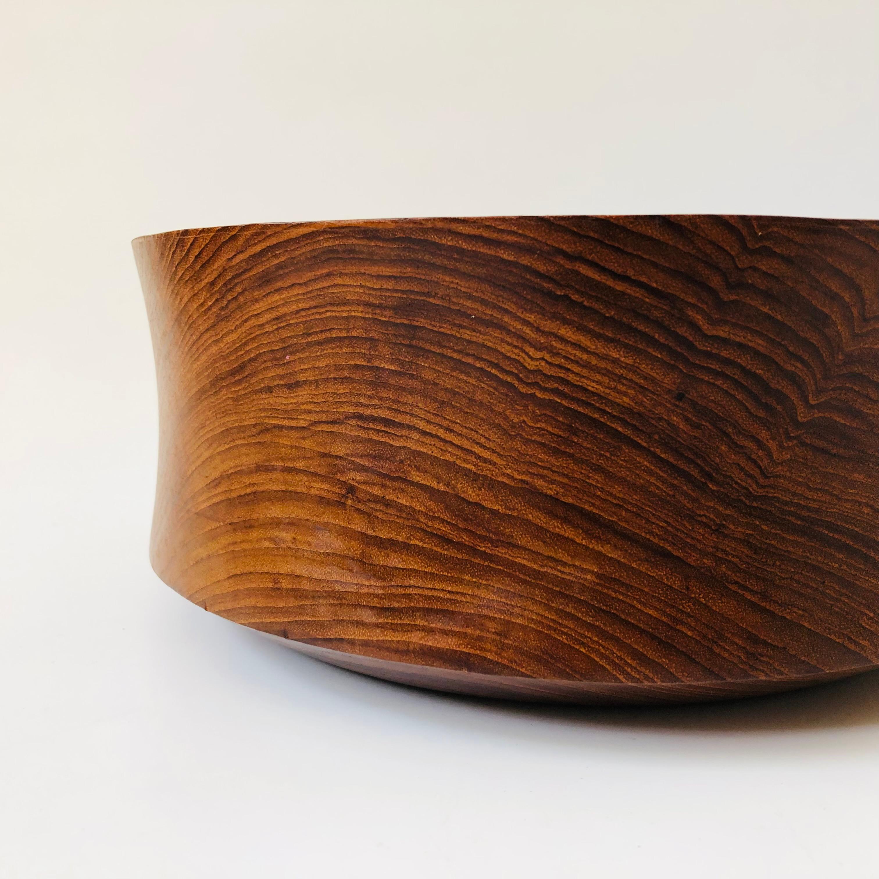 Large Teak Salad Bowl In Good Condition For Sale In Vallejo, CA