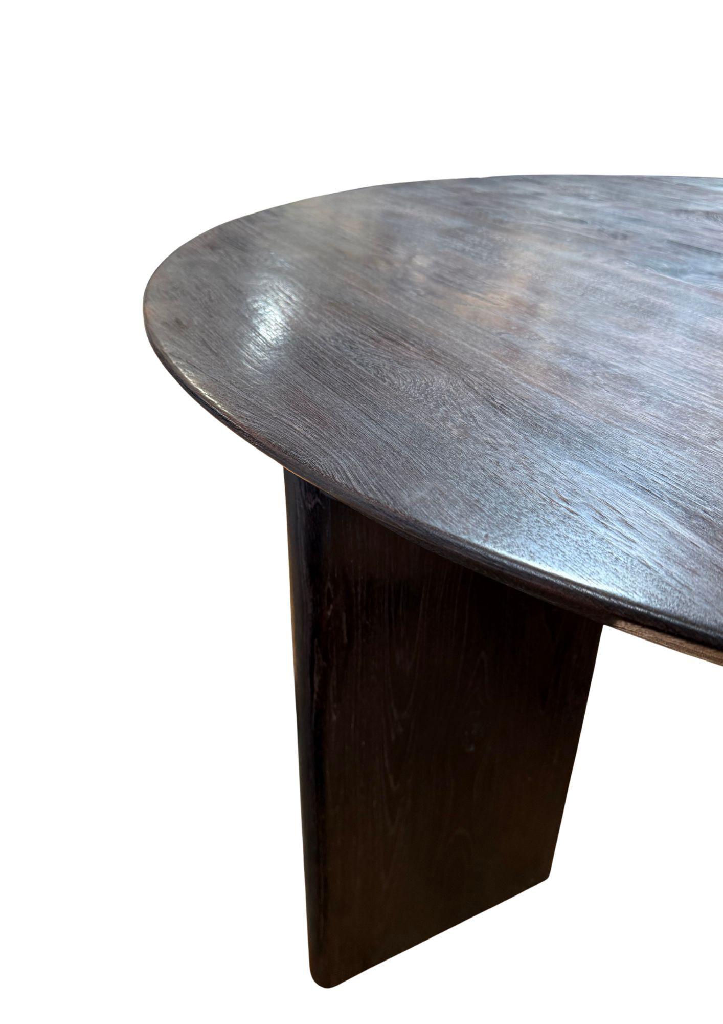 XXIe siècle et contemporain Large Teak Wood Table, Espresso Finish, Modern Organic en vente