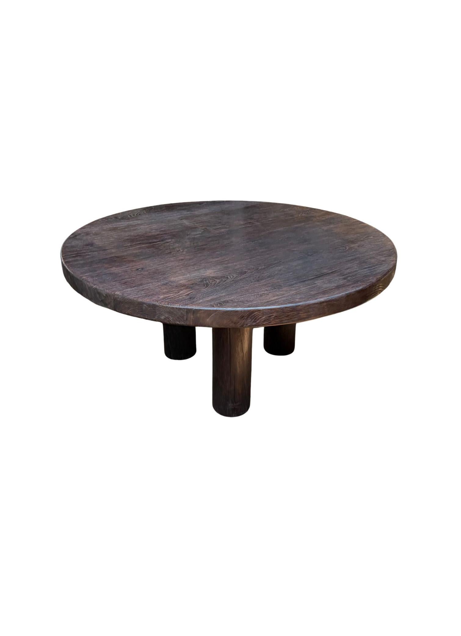 Fatto a mano Grande tavolo in legno di teak, splendida struttura in Wood Wood con finitura espresso, moderno e organico in vendita